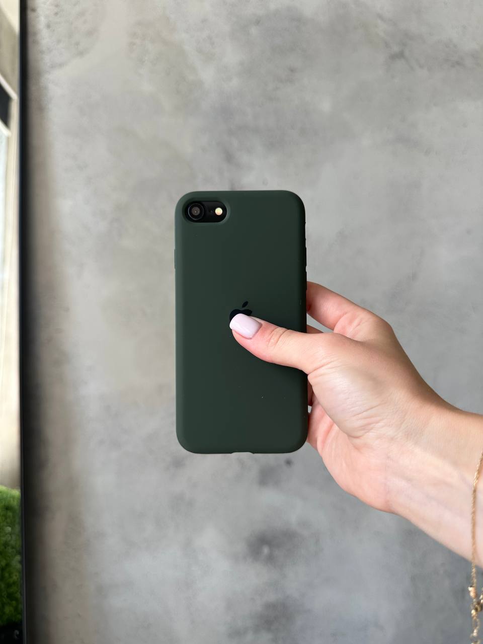 Чехол Silicone case с открытой камерой на iPhone SE 2020 / 2022 Cyprus Green (28)