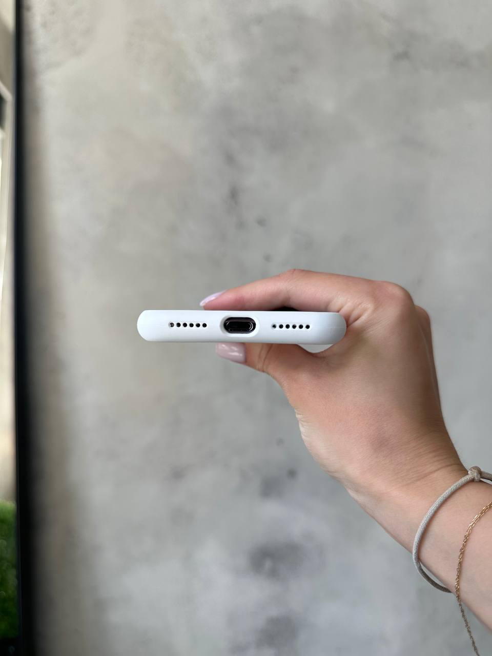 Чехол Silicone case с открытой камерой на iPhone XR White (03)