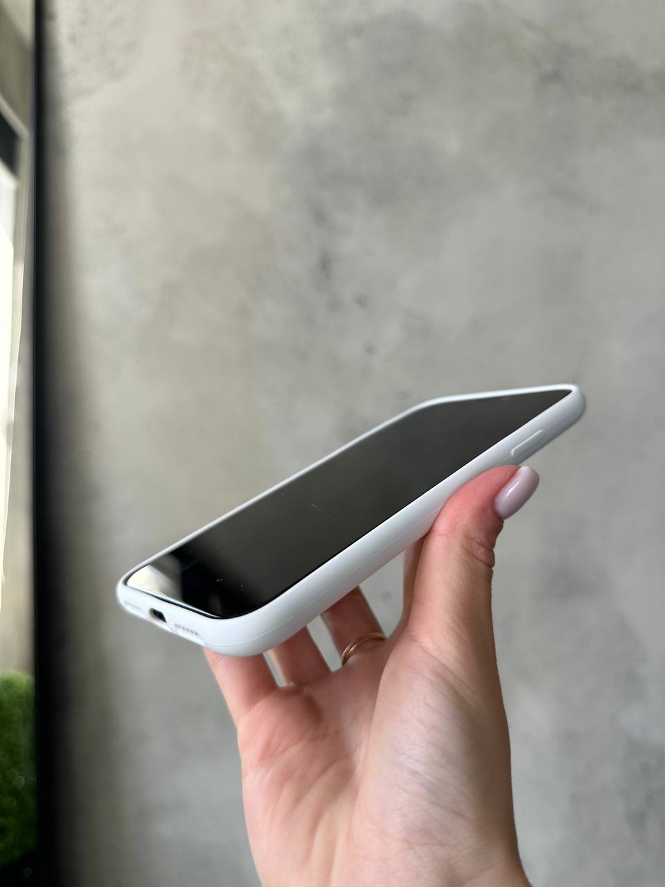 Чехол Silicone case с открытой камерой на iPhone XR White (03)