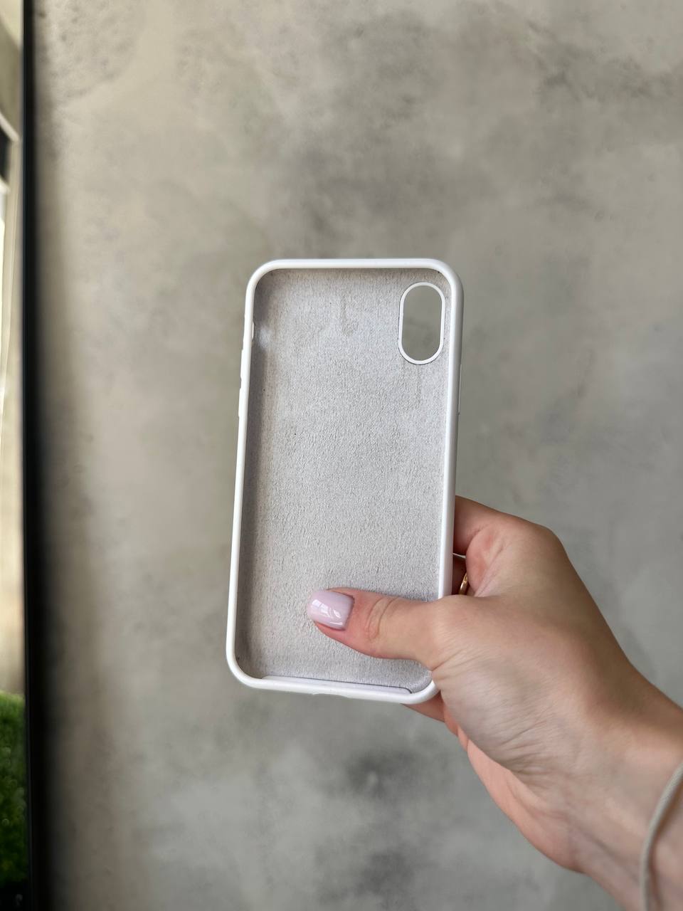 Чехол Silicone case с открытой камерой на iPhone XR White (03)