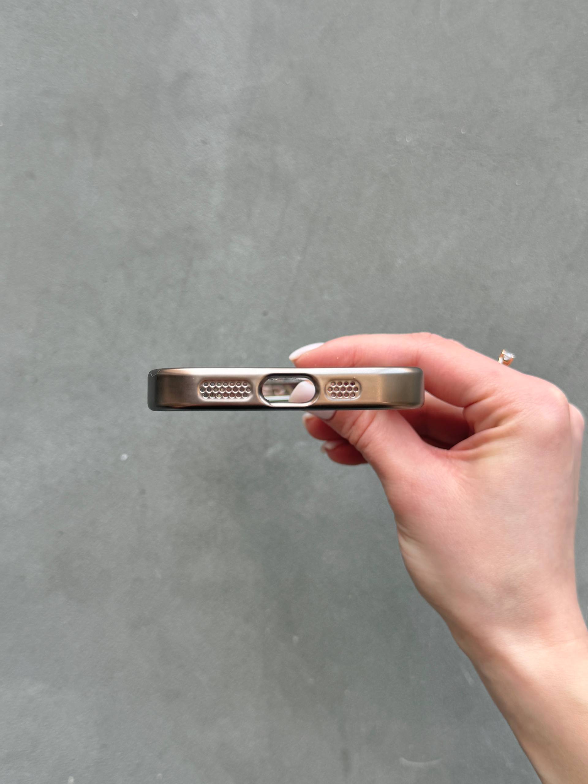 Чехол цветной Shining case с Magsafe на iPhone 17 Titan