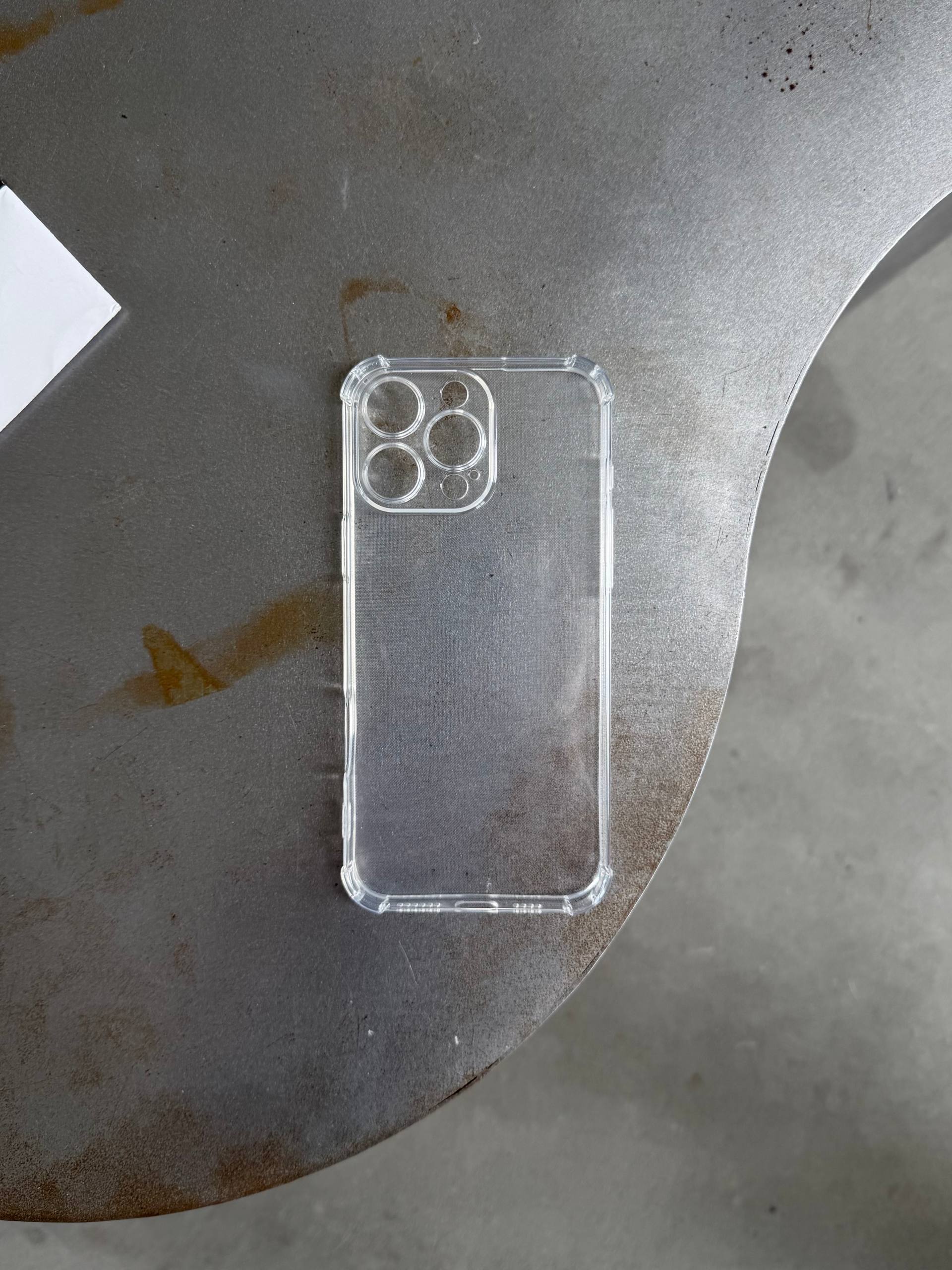 Чехол прозрачный силиконовый с усиленными углами закрытая камера на iPhone 16 Pro