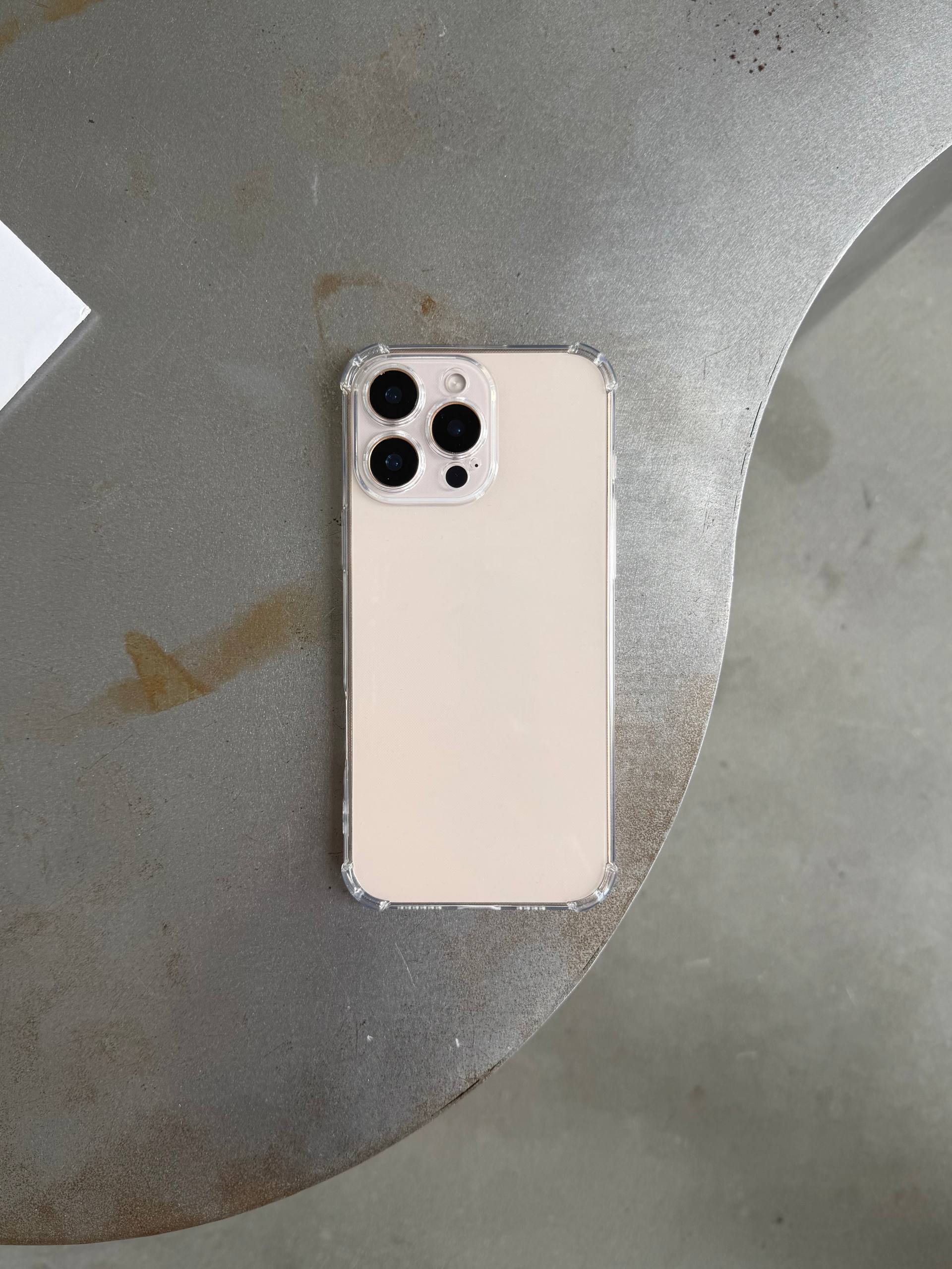 Чехол прозрачный силиконовый с усиленными углами закрытая камера на iPhone 16 Pro Max