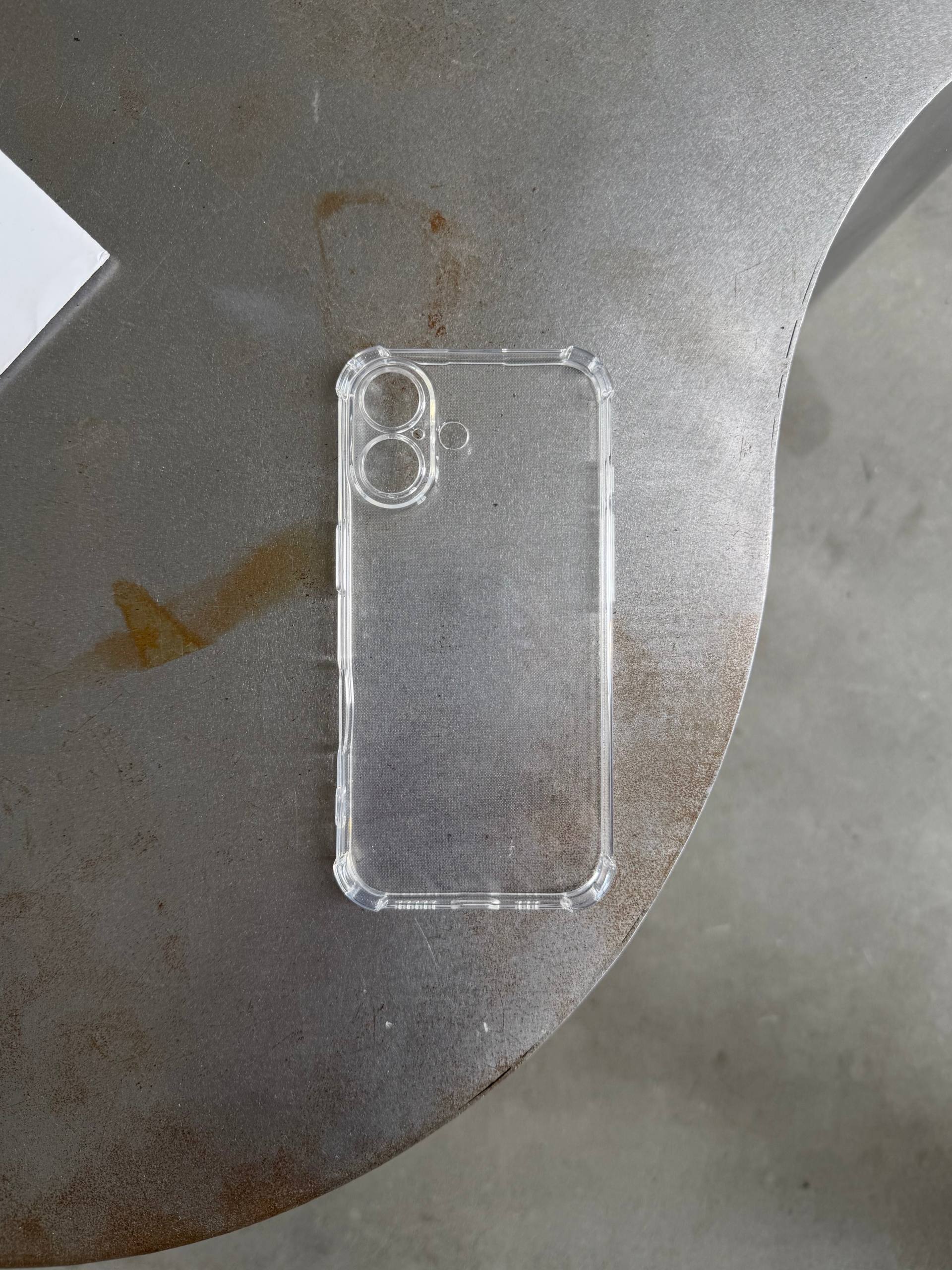 Чехол прозрачный силиконовый с усиленными углами закрытая камера на iPhone 16