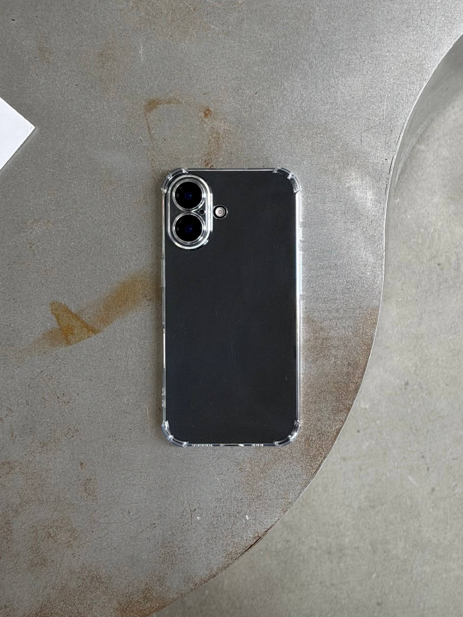 Чехол прозрачный силиконовый с усиленными углами закрытая камера для iPhone 16+
