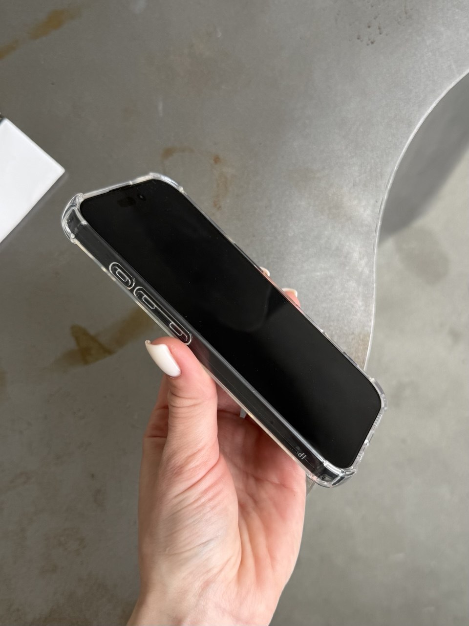 Чохол прозорий силіконовий з посиленими кутами закрита камера на iPhone 17