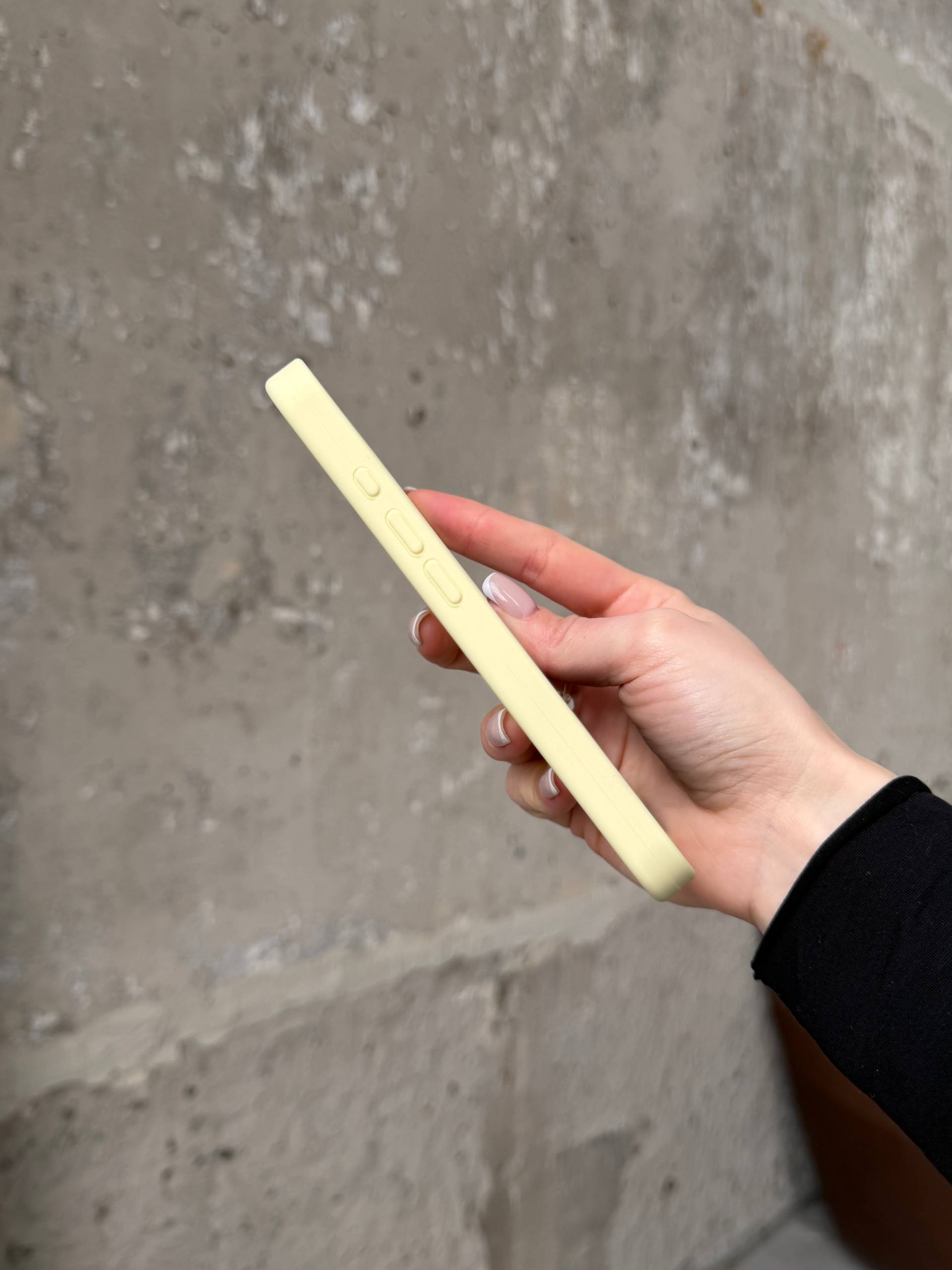 Чохол Silicone case із закритою камерою на iPhone 15 Pro Cream Yellow #61