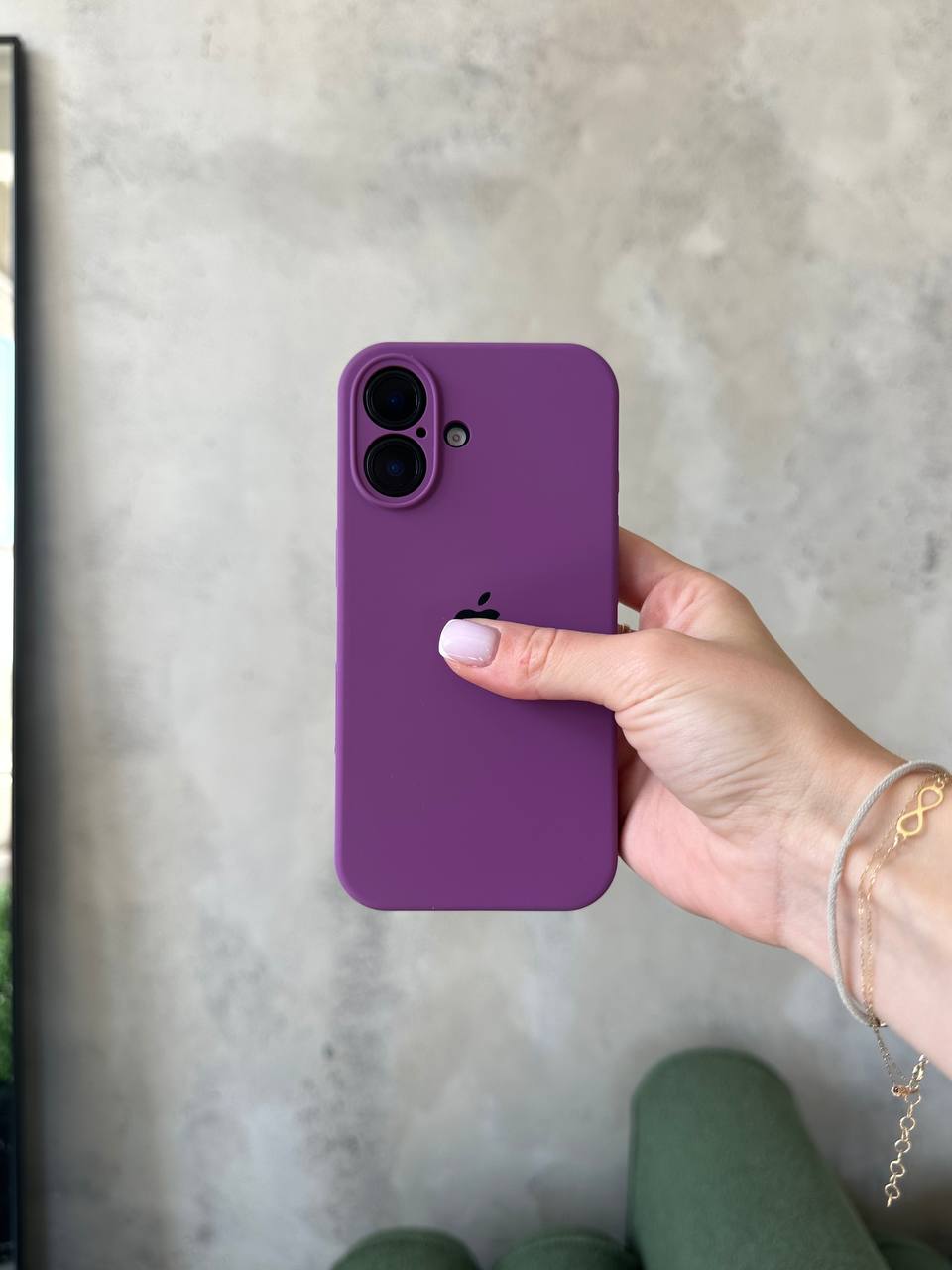 Чехол Silicone case с закрытой камерой на iPhone 17 Grape #19