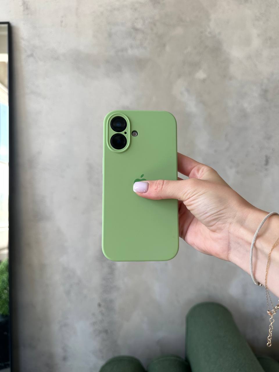 Чехол Silicone case с закрытой камерой на iPhone 17 Mint Gum #01