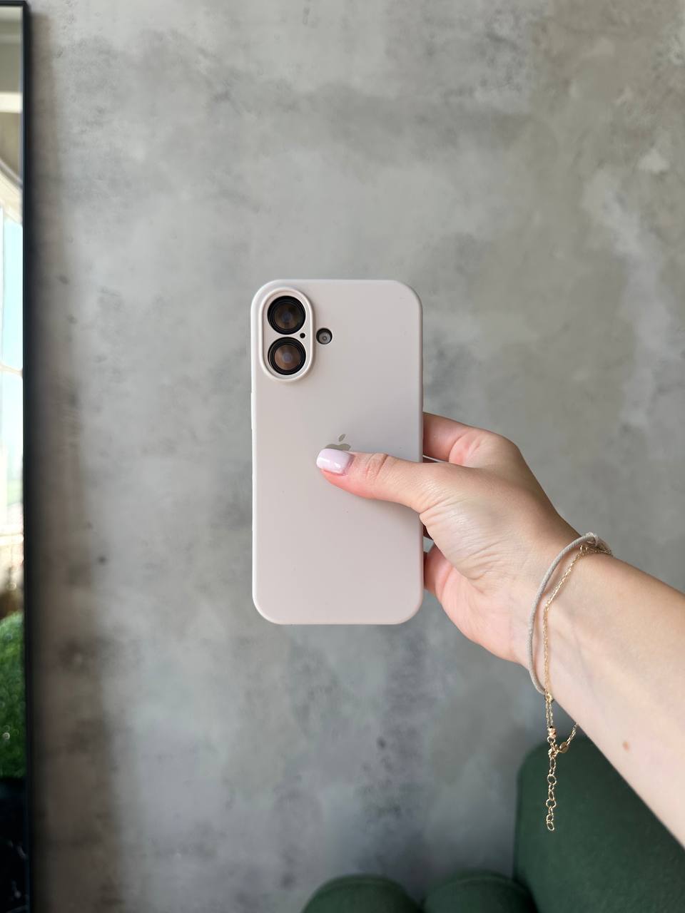 Чехол Silicone case с закрытой камерой для iPhone 17 Stone #09