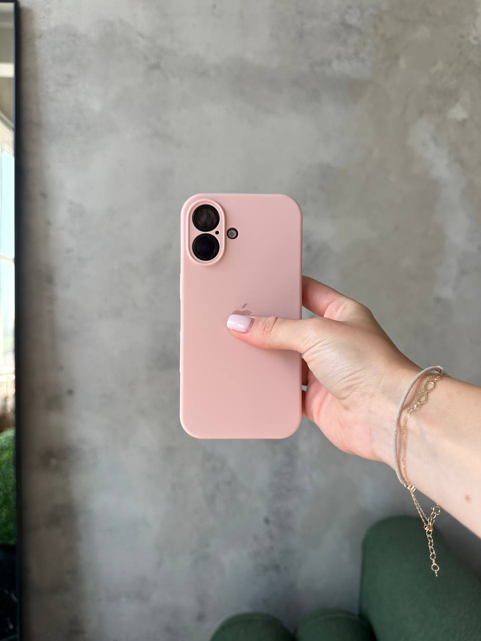 Чехол Silicone case с закрытой камерой на iPhone 17 Pink Sand #15