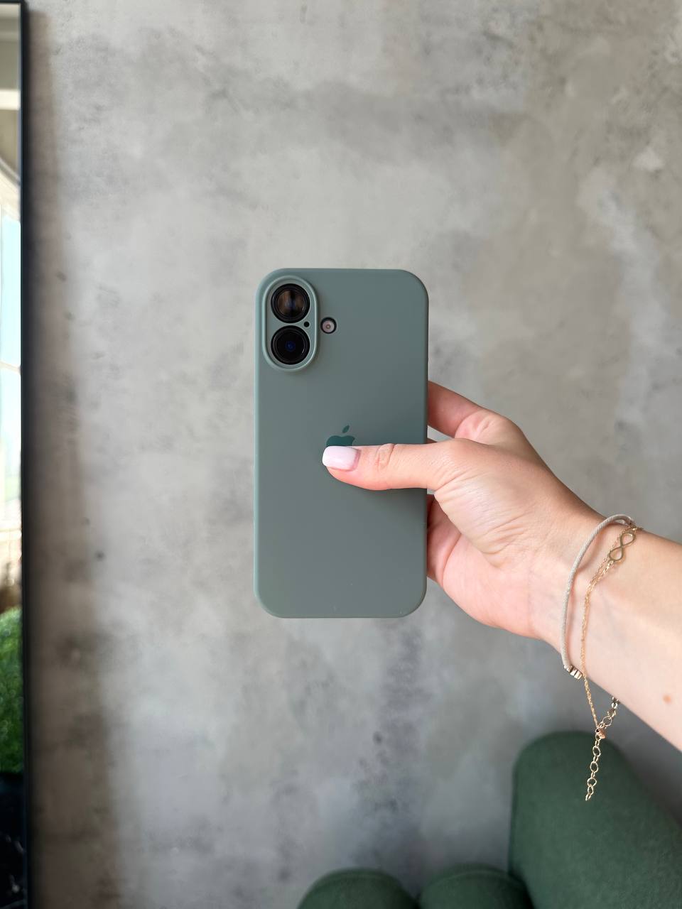 Чехол Silicone case с закрытой камерой на iPhone 17 Pine Green #46
