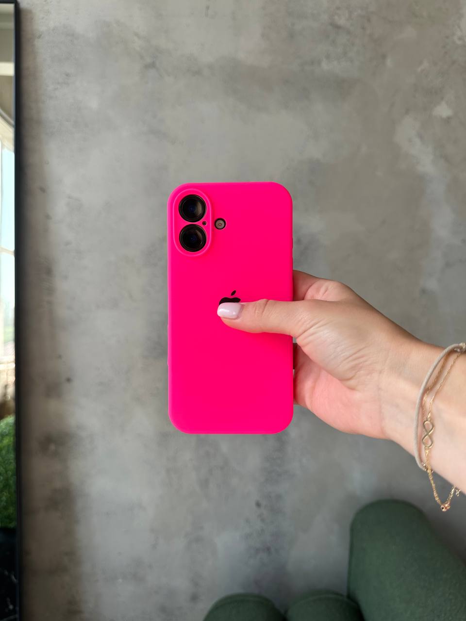Чехол Silicone case с закрытой камерой для iPhone 17 Shiny Pink #23