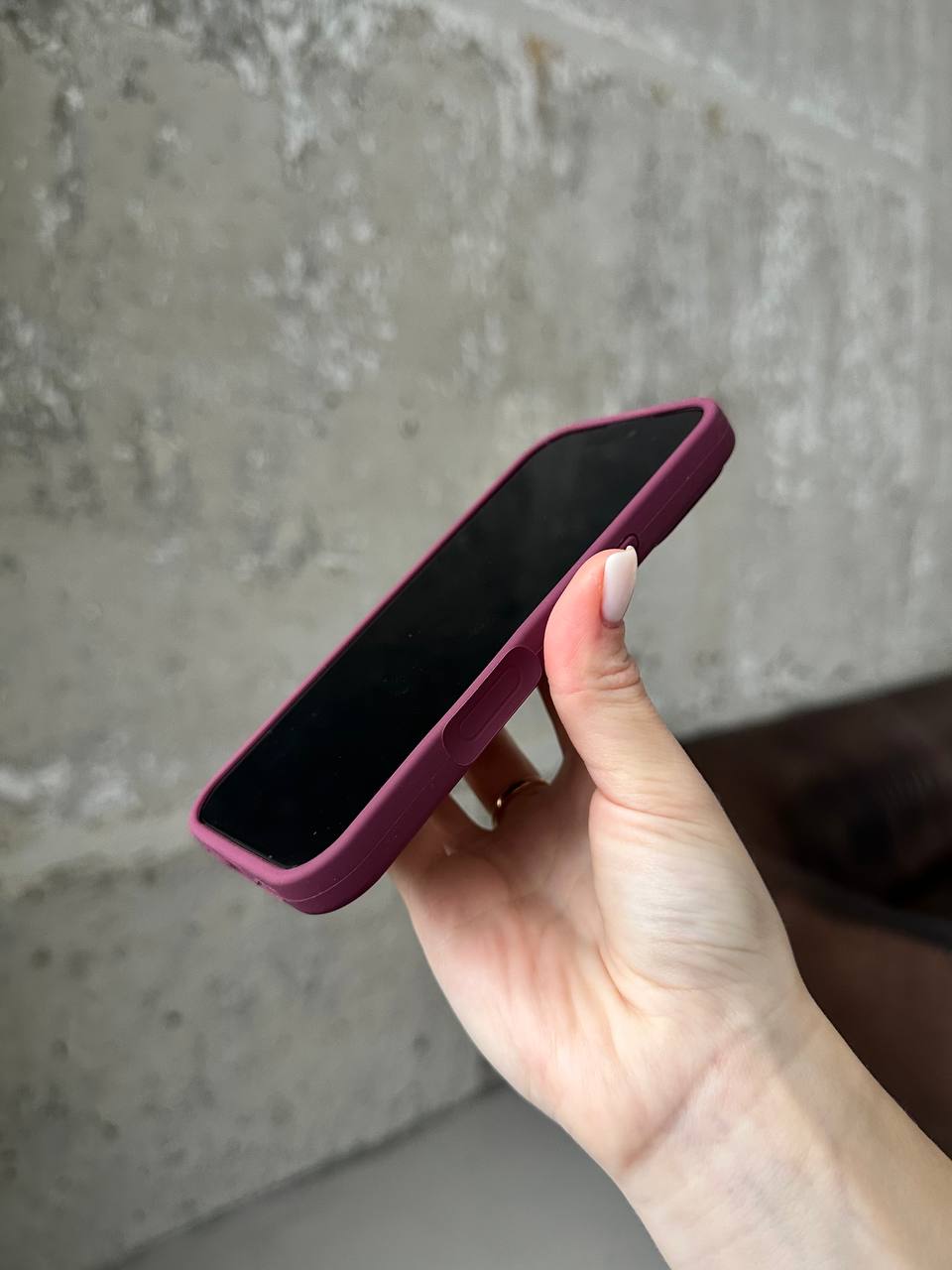 Чехол Silicone case с закрытой камерой на iPhone 17 Plum #47