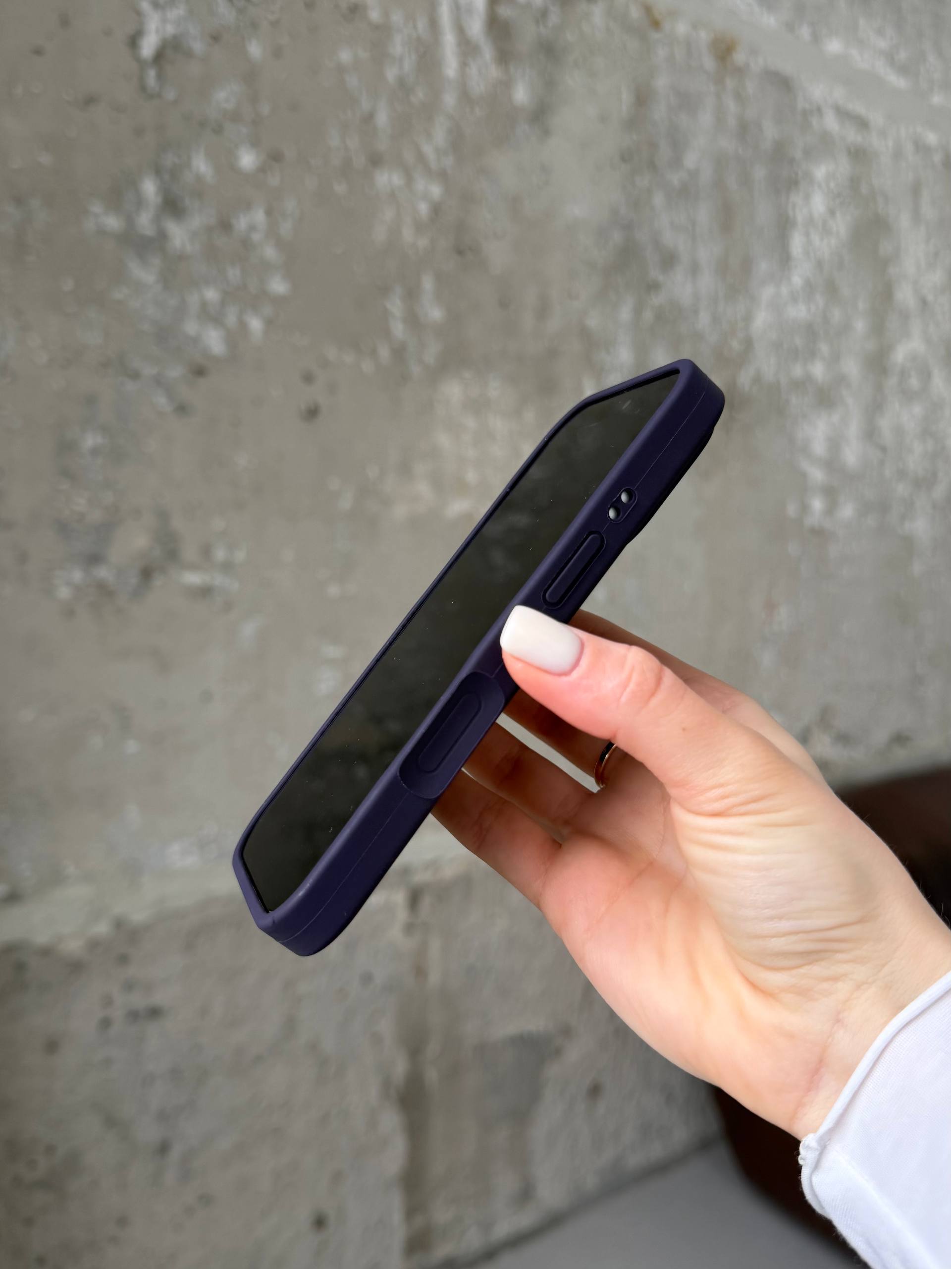 Чехол Silicone case с закрытой камерой на iPhone 17 Pro Elderberry #59