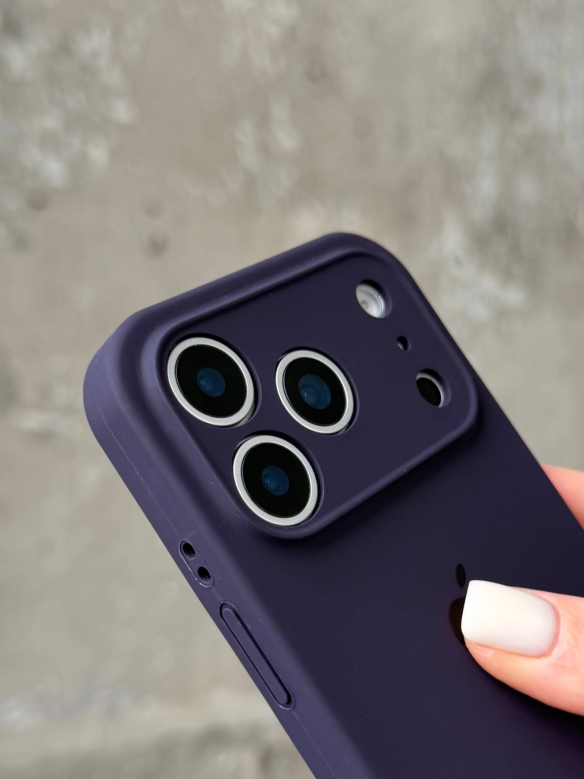Чехол Silicone case с закрытой камерой на iPhone 17 Pro Elderberry #59