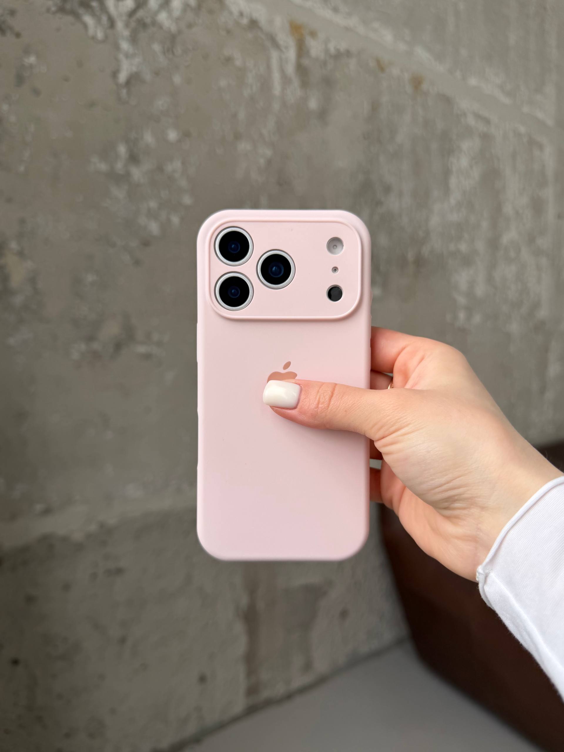 Чохол Silicone case із закритою камерою на iPhone 17 Pro Chalk Pink #57