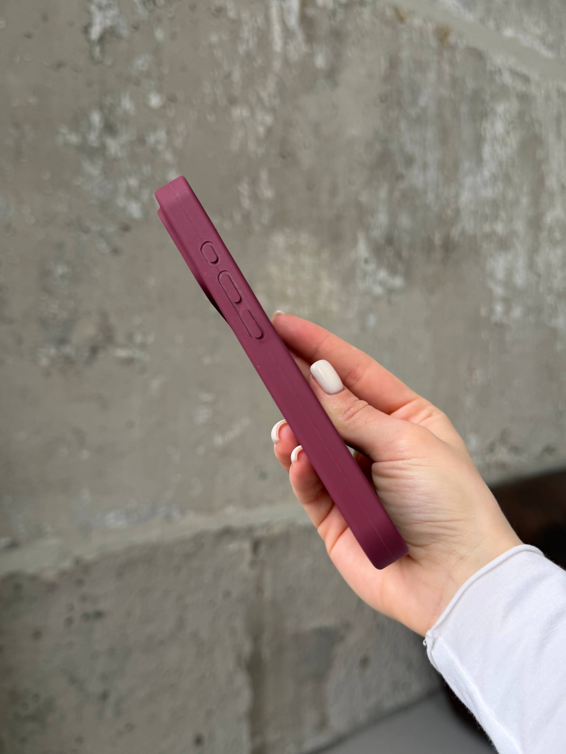 Чехол Silicone case с закрытой камерой на iPhone 17 Pro Plum #47