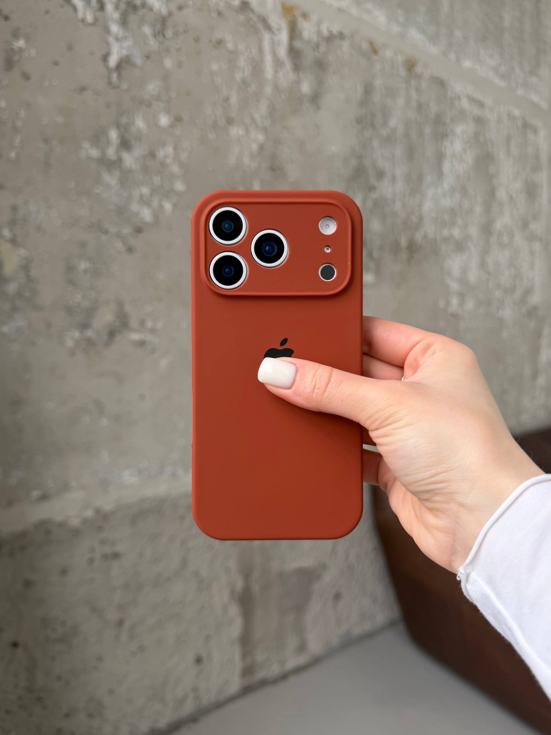 Чехол Silicone case с закрытой камерой на iPhone 17 Pro Brown #42