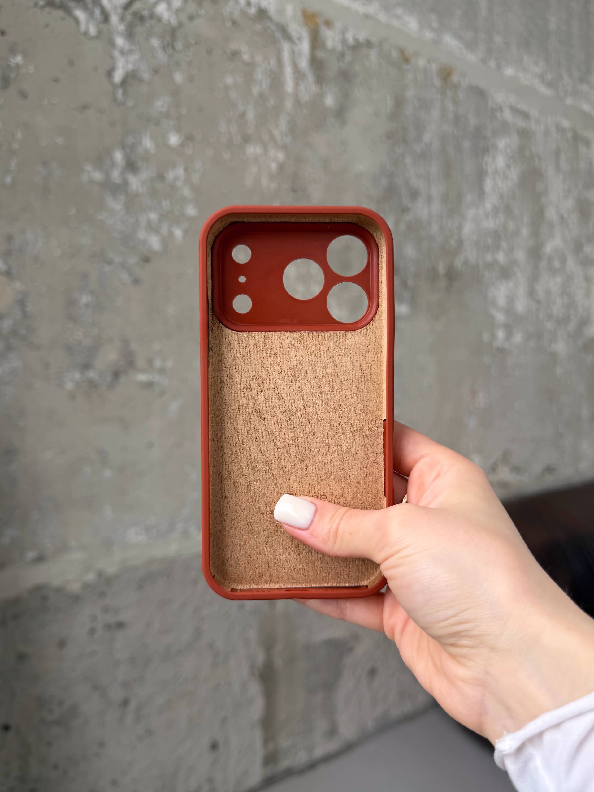 Чехол Silicone case с закрытой камерой на iPhone 17 Pro Brown #42