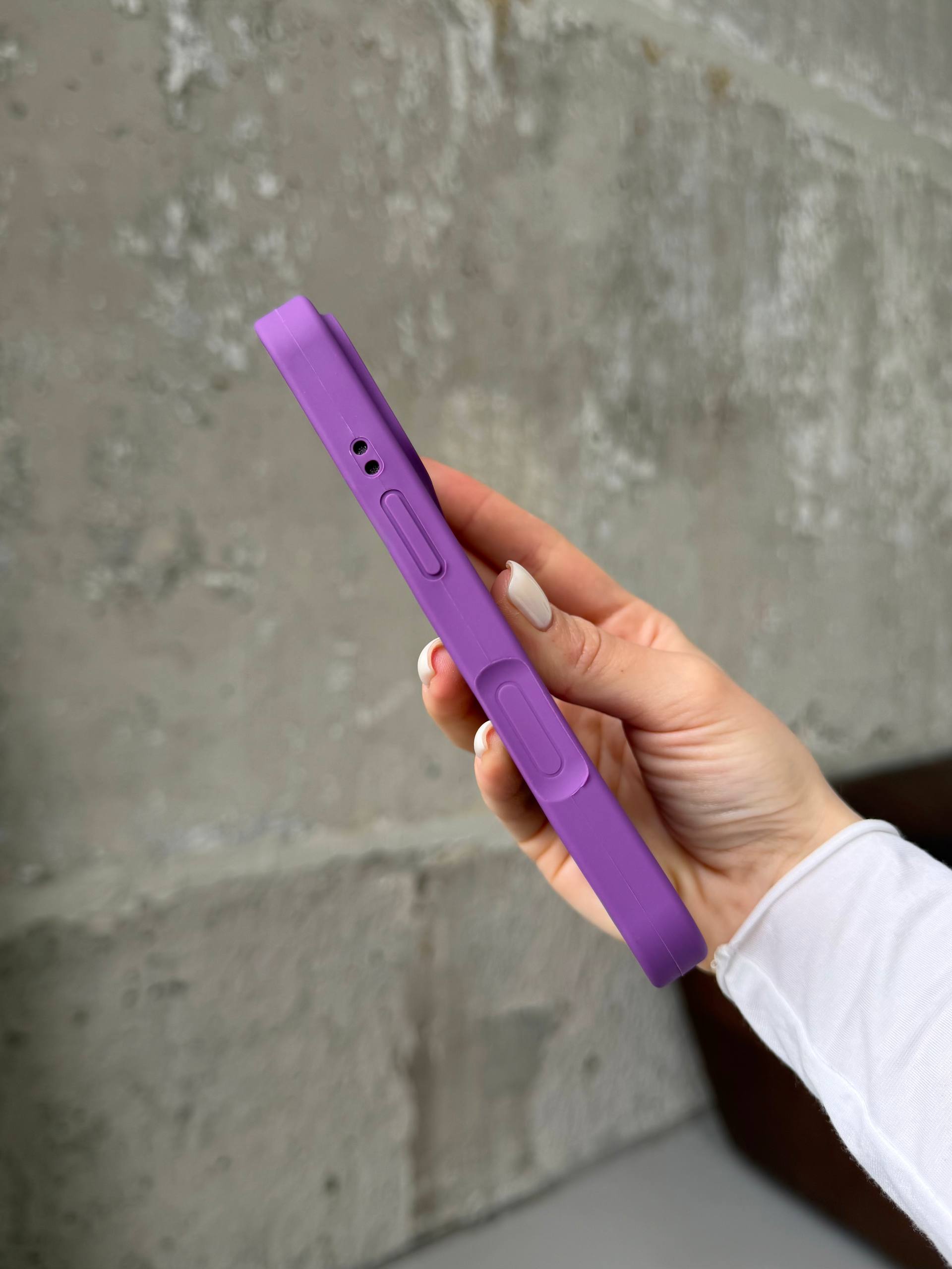 Чехол Silicone case с закрытой камерой на iPhone 17 Pro Max Grape #19