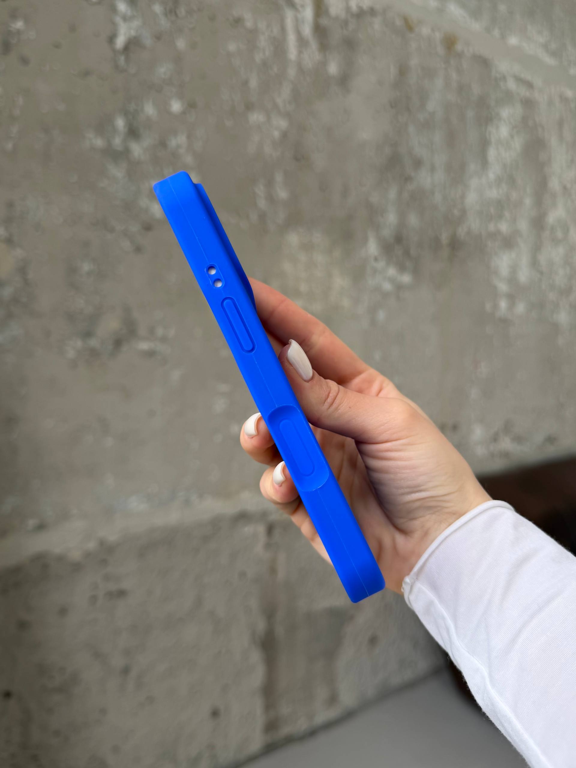 Чехол Silicone case с закрытой камерой на iPhone 17 Pro Max Electric Blue #45