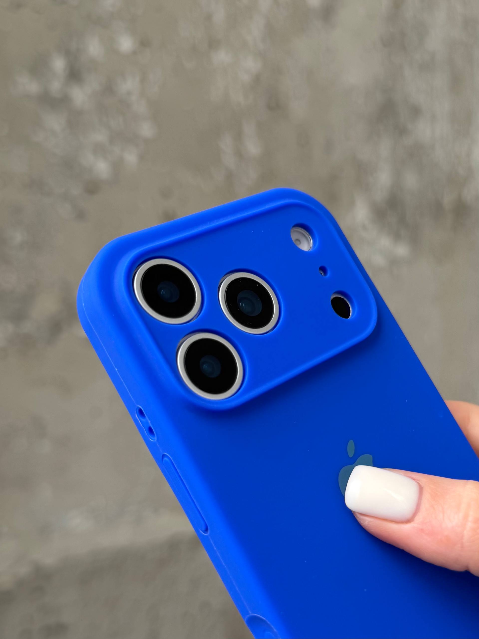 Чехол Silicone case с закрытой камерой на iPhone 17 Pro Max Electric Blue #45