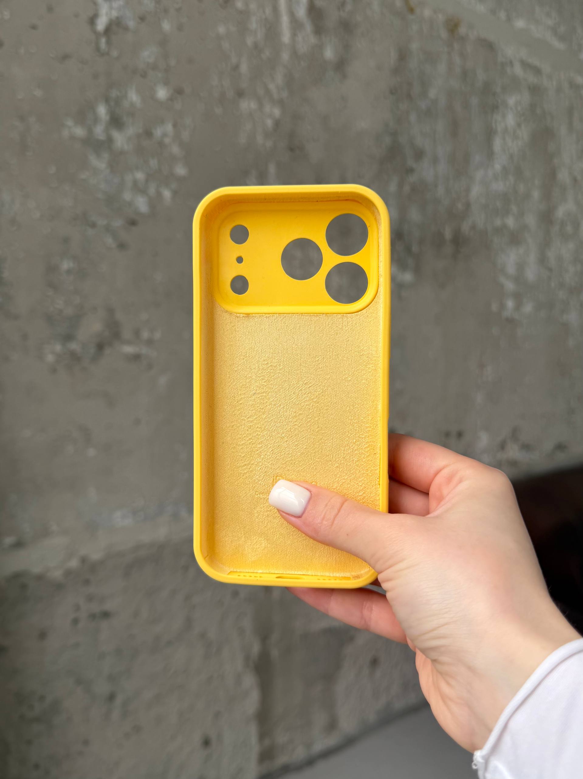 Чохол Silicone case із закритою камерою на iPhone 17 Pro Max Yellow #04