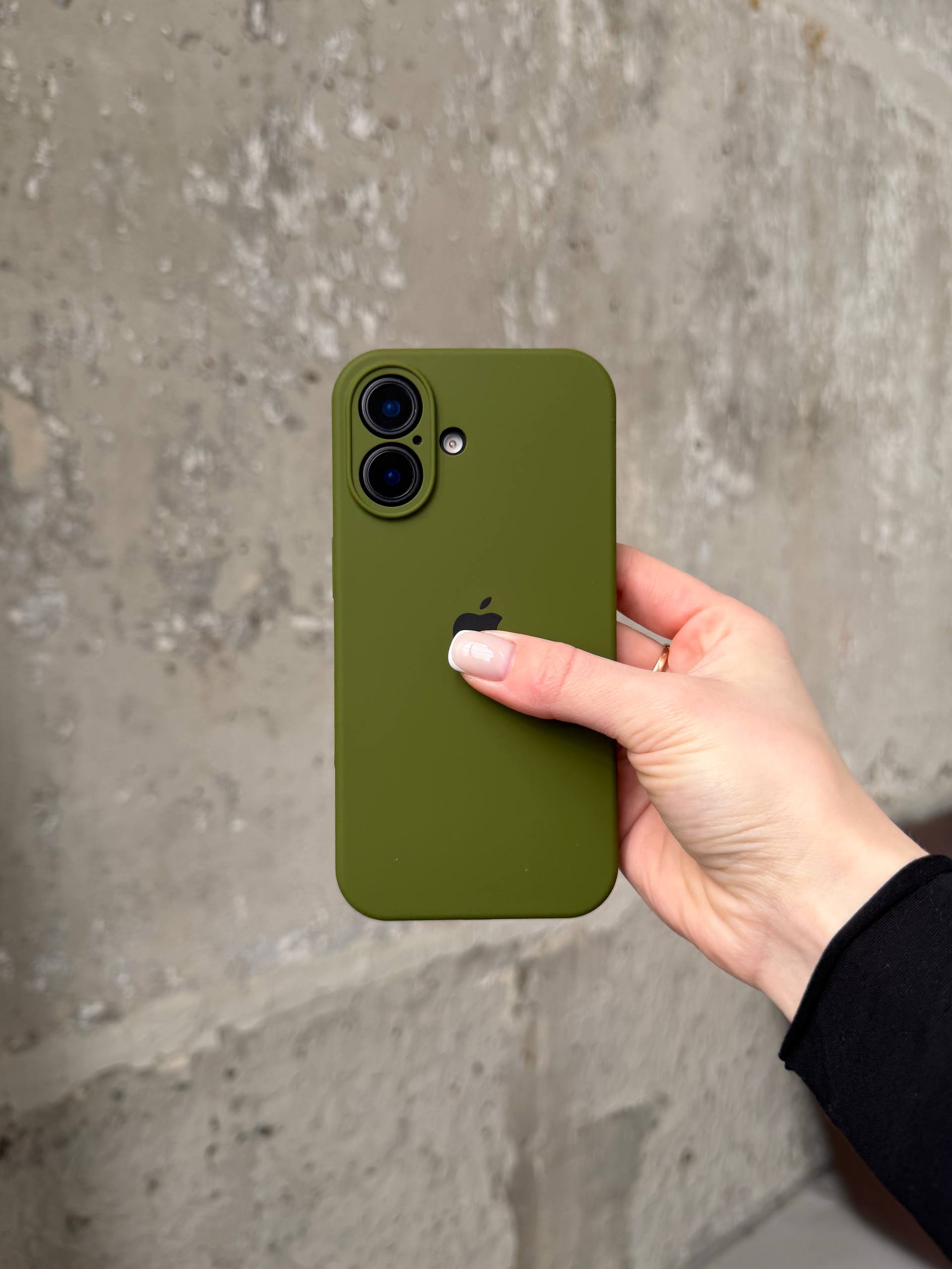 Чохол Silicone case із закритою камерою на iPhone 16+ Army Green #29