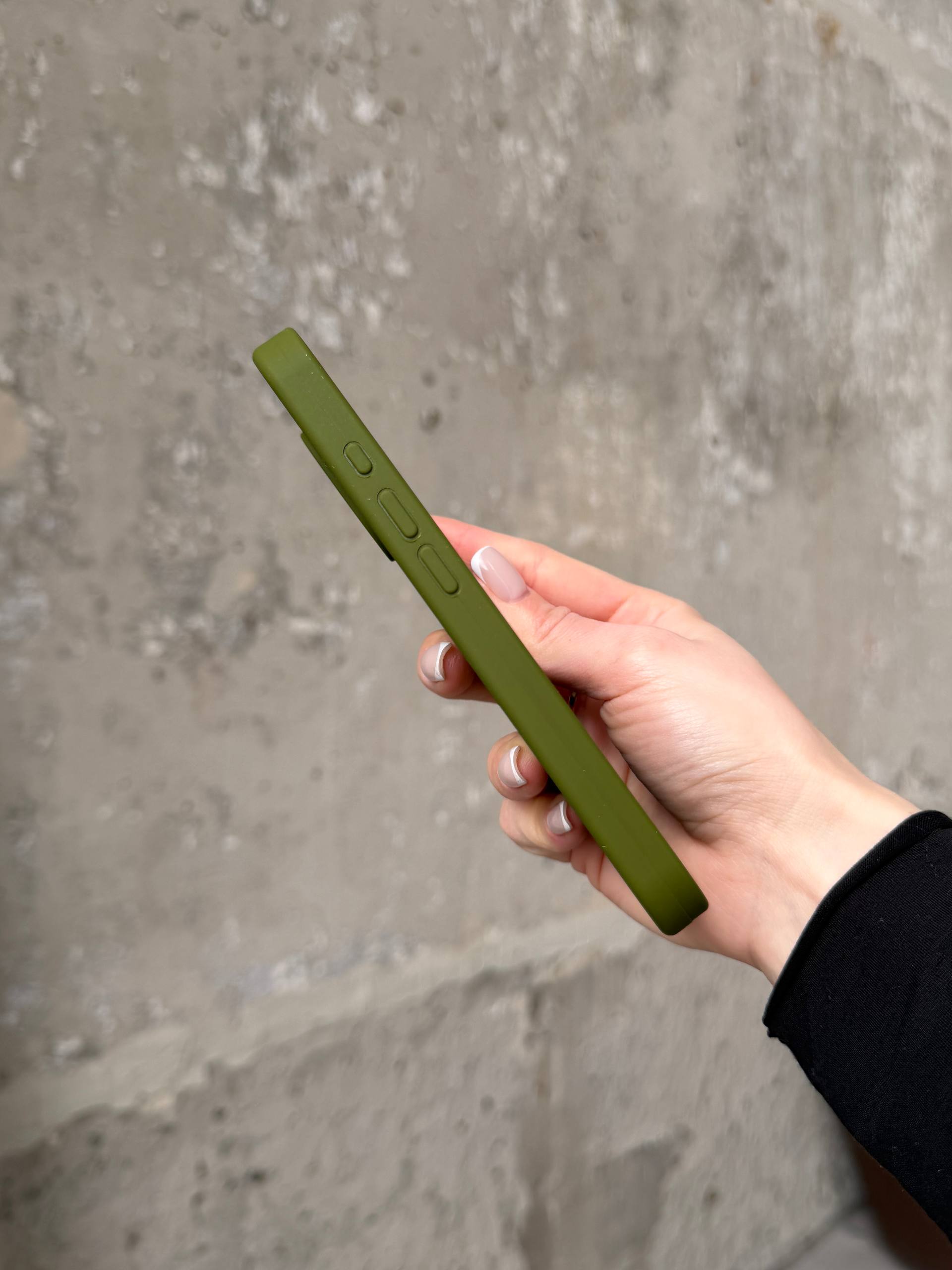 Чохол Silicone case із закритою камерою на iPhone 16+ Army Green #29