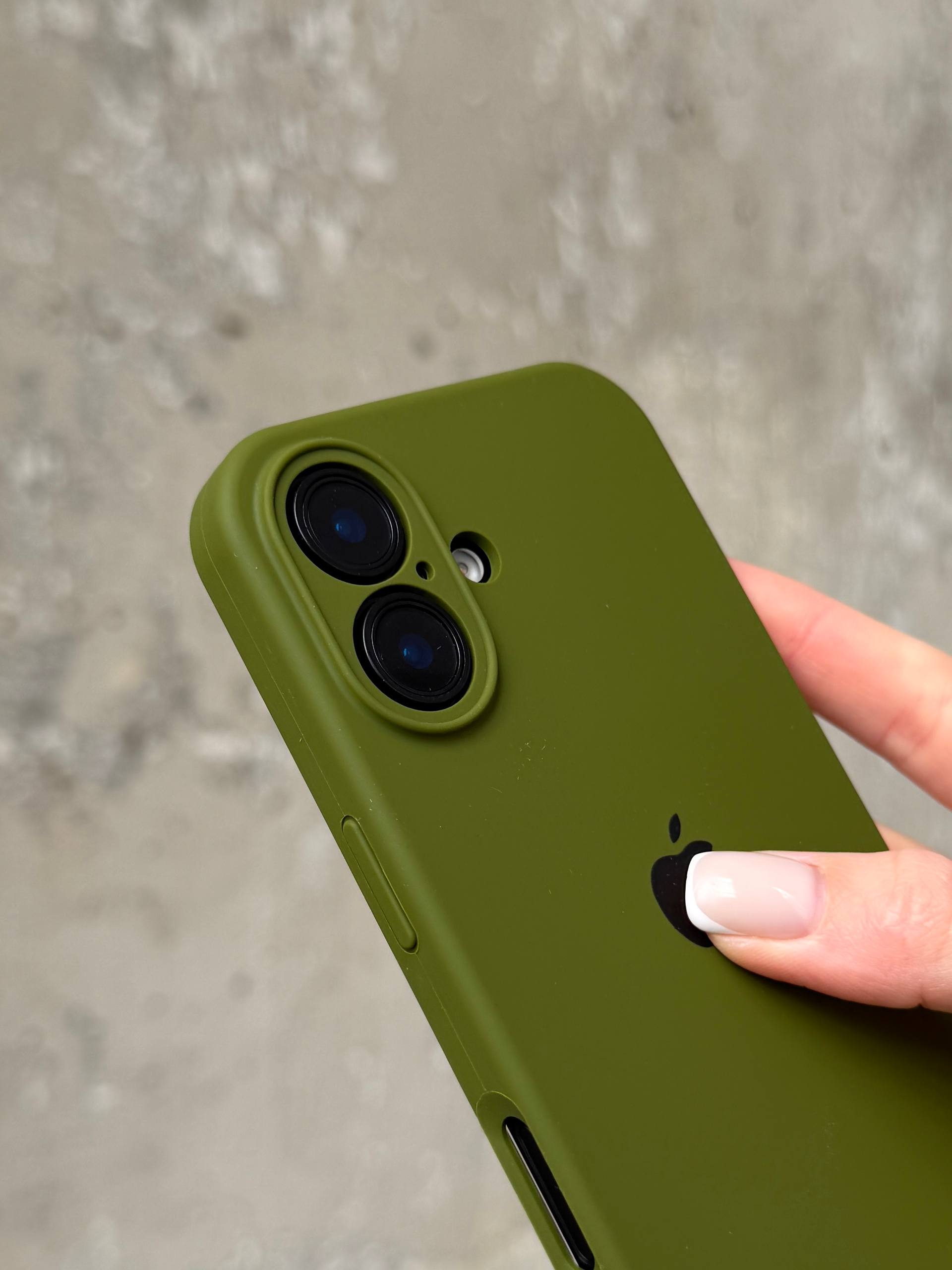Чохол Silicone case із закритою камерою на iPhone 16+ Army Green #29