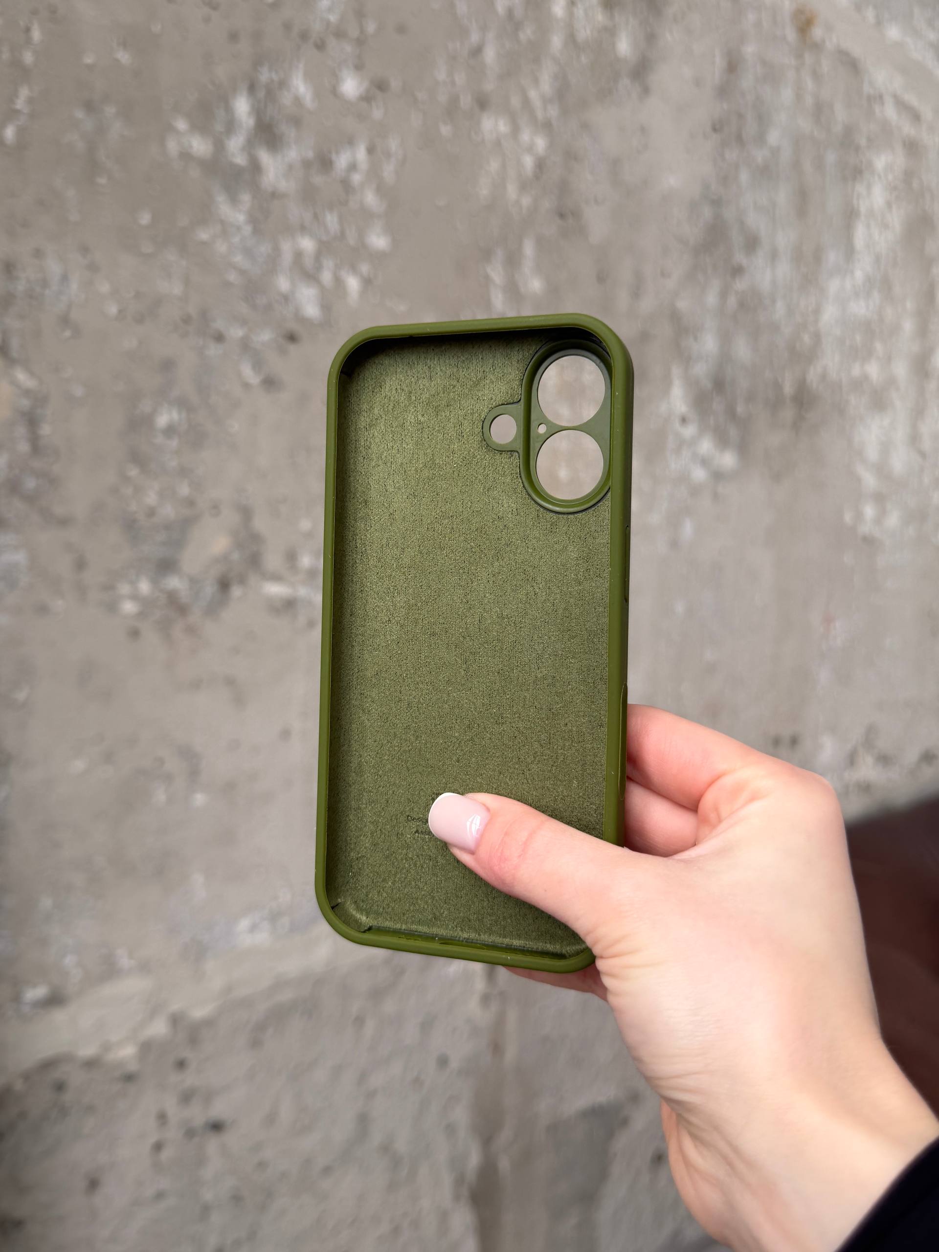 Чохол Silicone case із закритою камерою на iPhone 16+ Army Green #29