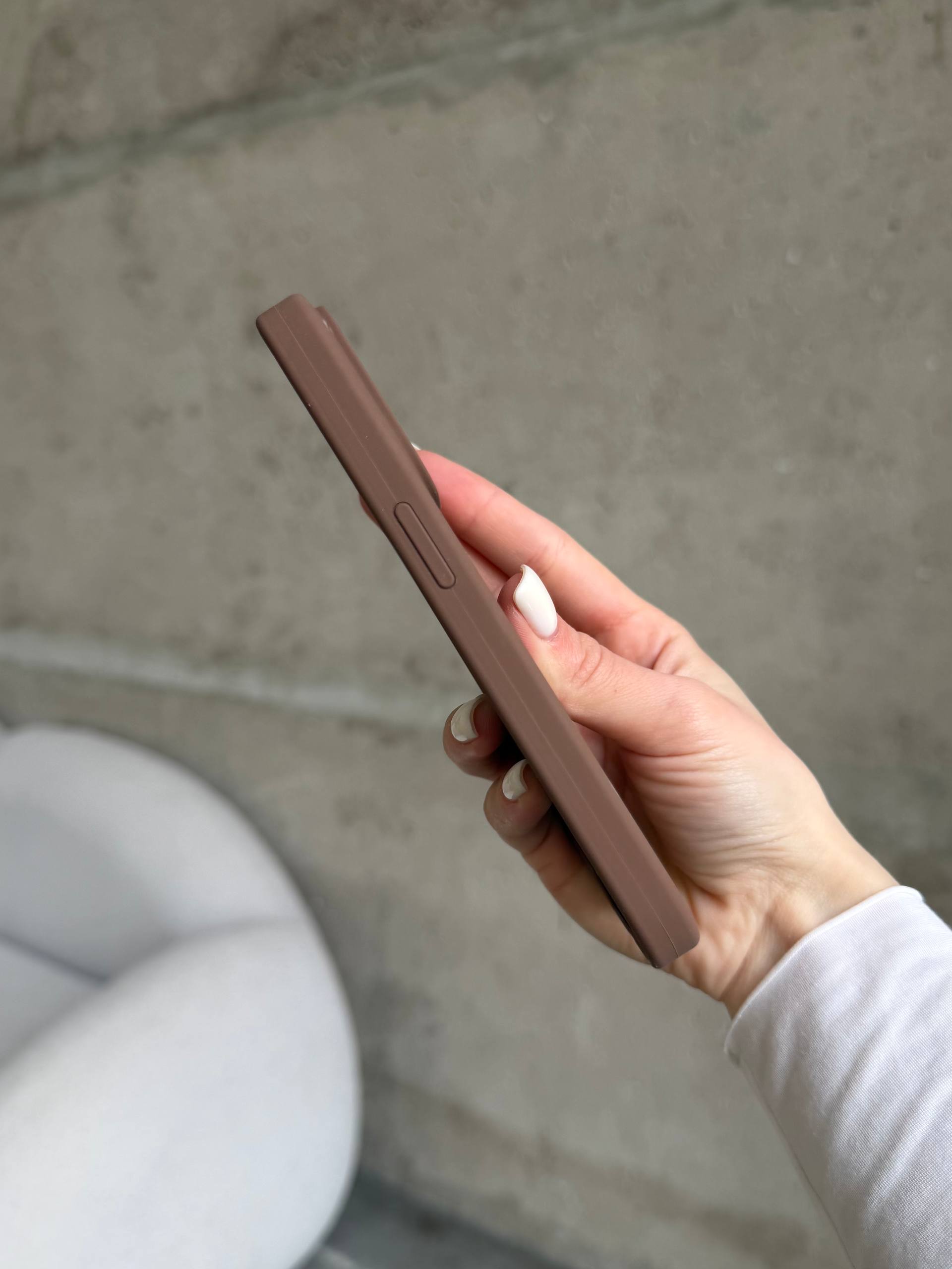Чехол Silicone case с закрытой камерой на iPhone 12 Chocolate #63