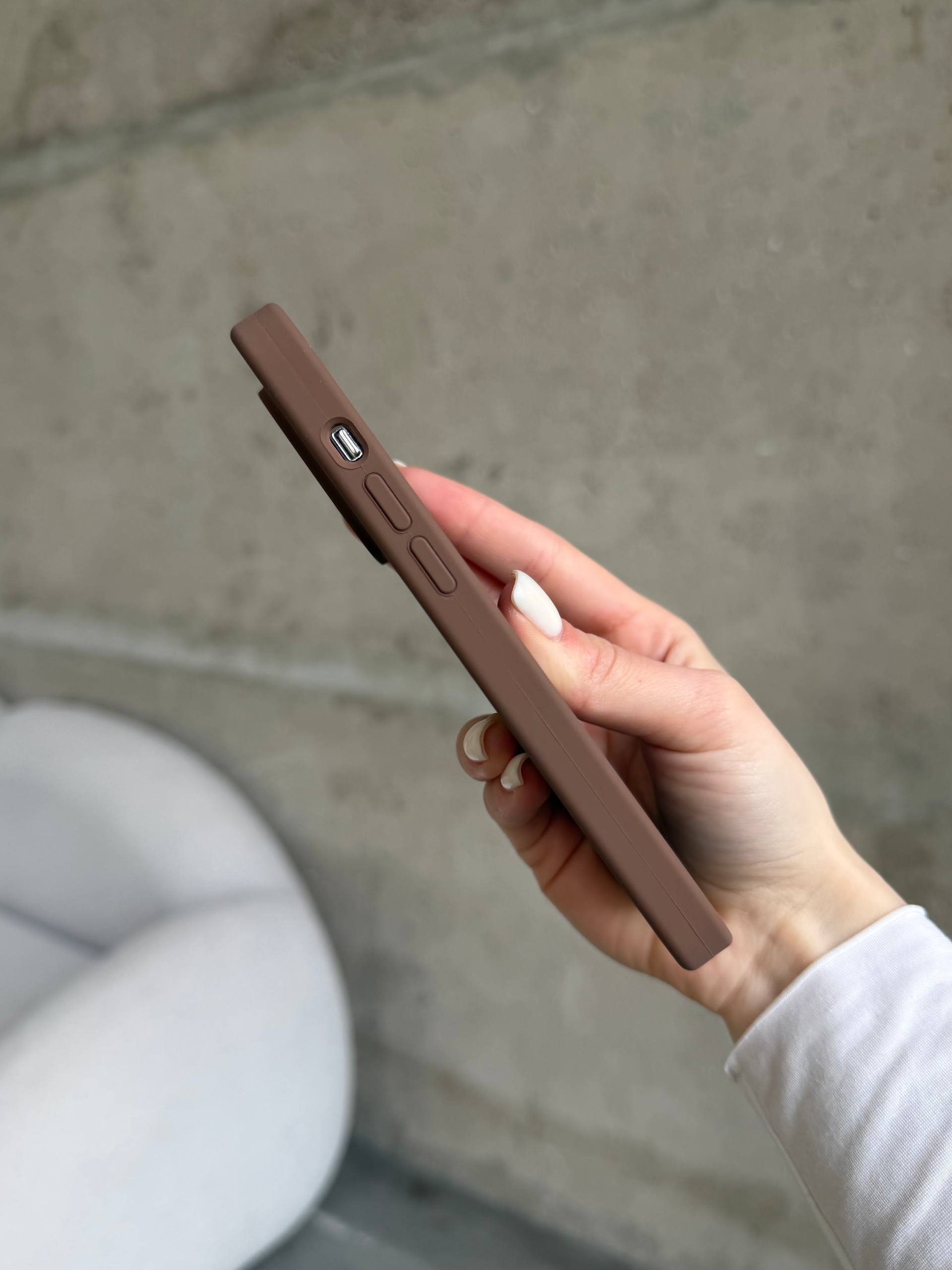 Чехол Silicone case с закрытой камерой на iPhone 12 Chocolate #63
