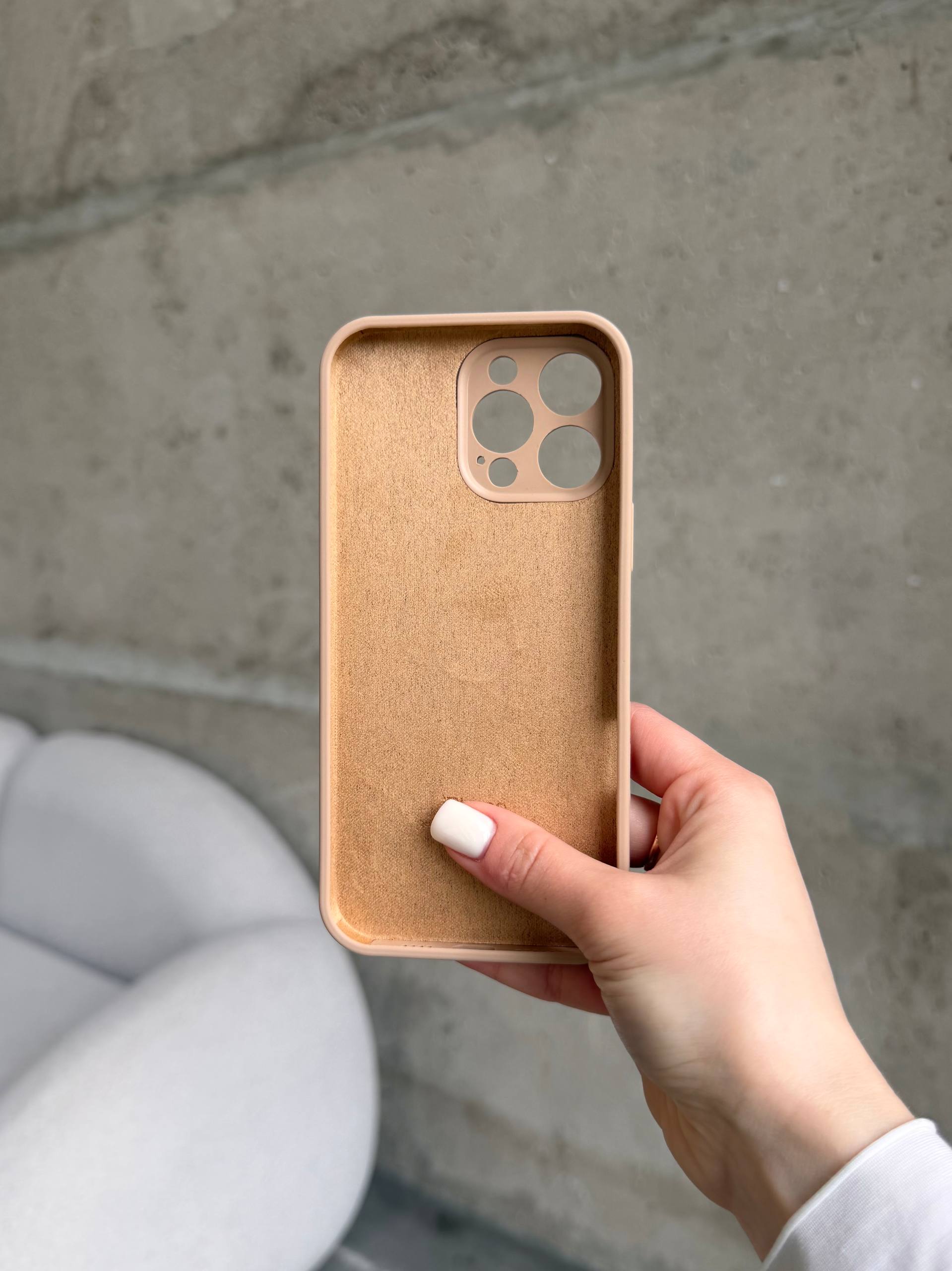 Чехол Silicone case с закрытой камерой на iPhone 16 Pro Desert #62