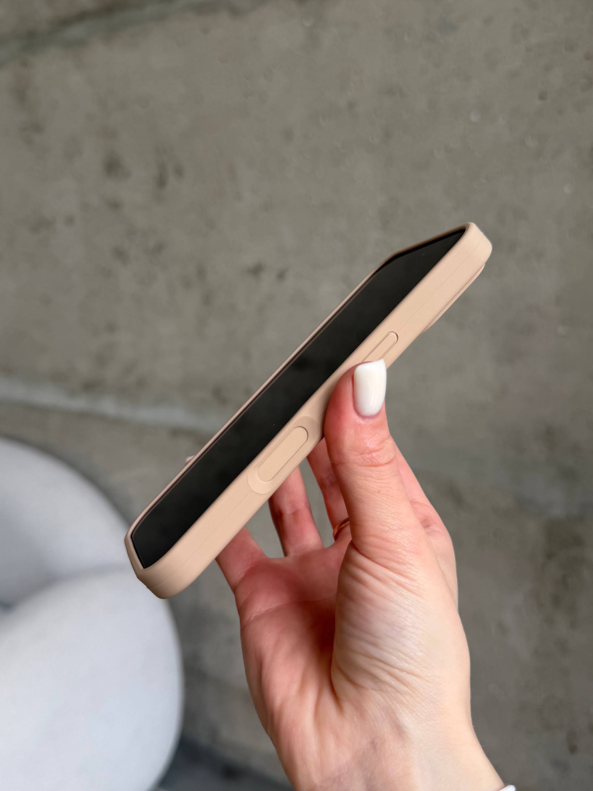 Чехол Silicone case с закрытой камерой на iPhone 16 Desert #62