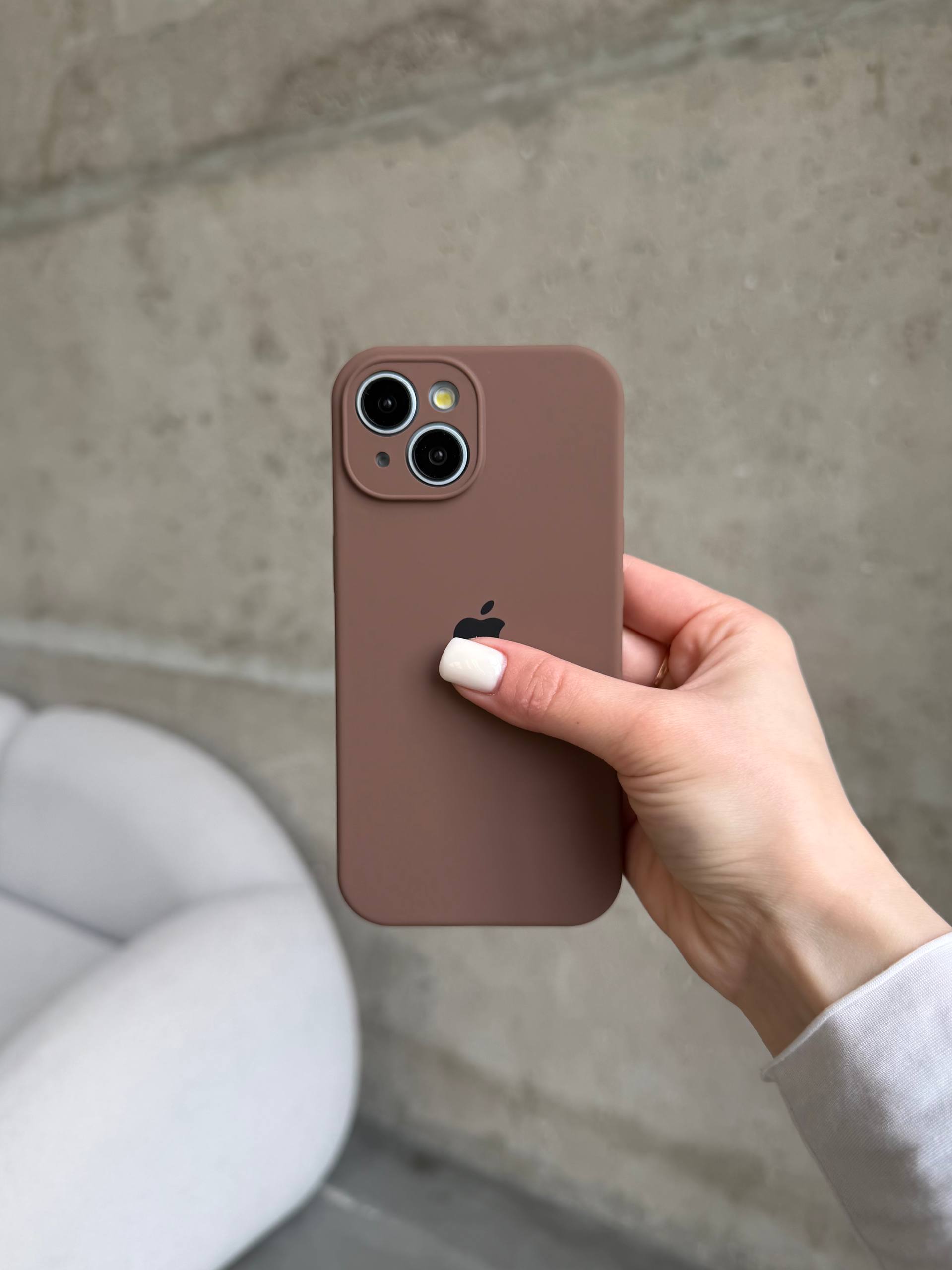 Чехол Silicone case с закрытой камерой на iPhone 15+ Chocolate #63