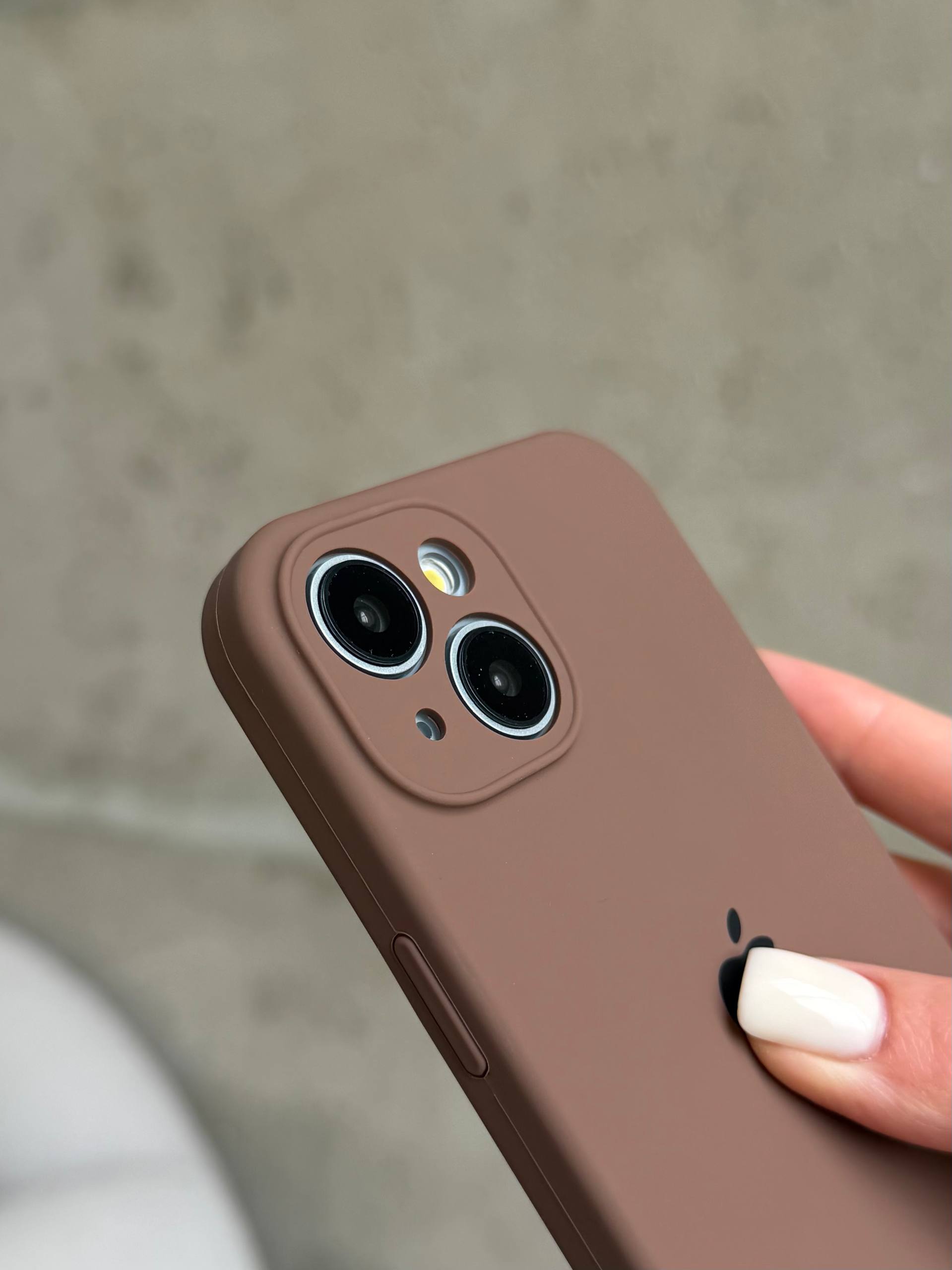 Чехол Silicone case с закрытой камерой на iPhone 13 Chocolate #63