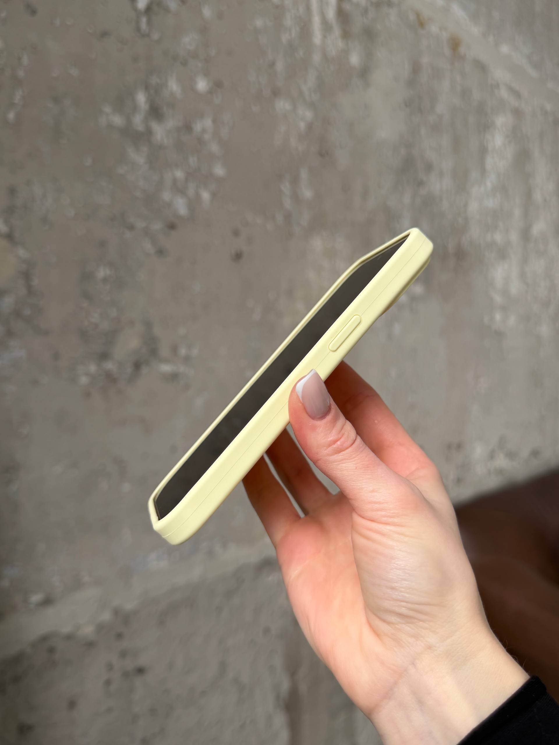 Чохол Silicone case із закритою камерою на iPhone 15 Pro Cream Yellow #61