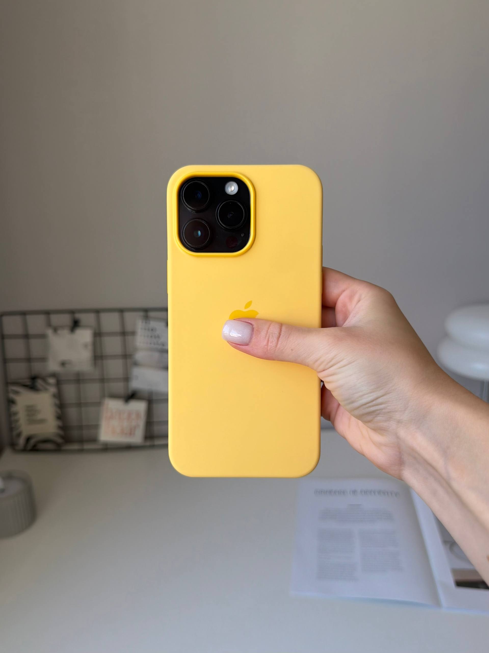 Чехол Silicone case с Magsafe на iPhone 14 Pro Sunglow (06)