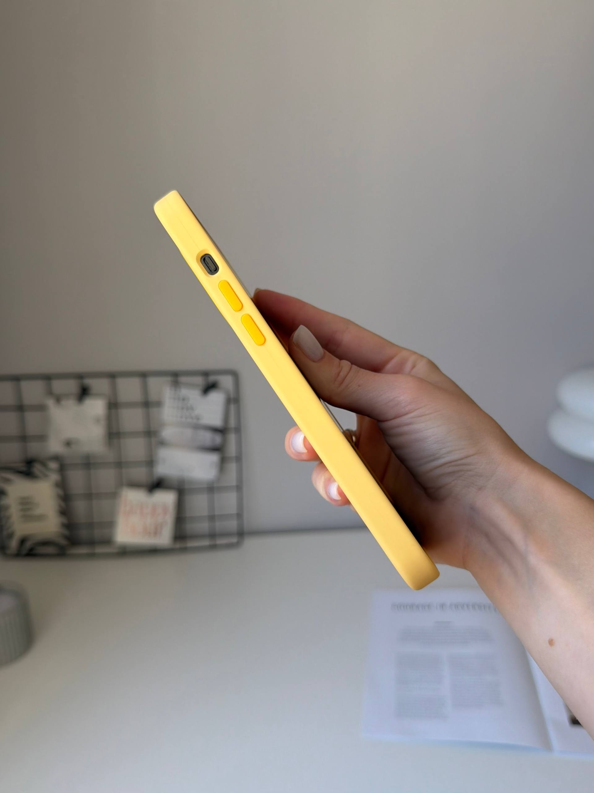 Чехол Silicone case с Magsafe на iPhone 14 Pro Sunglow (06)