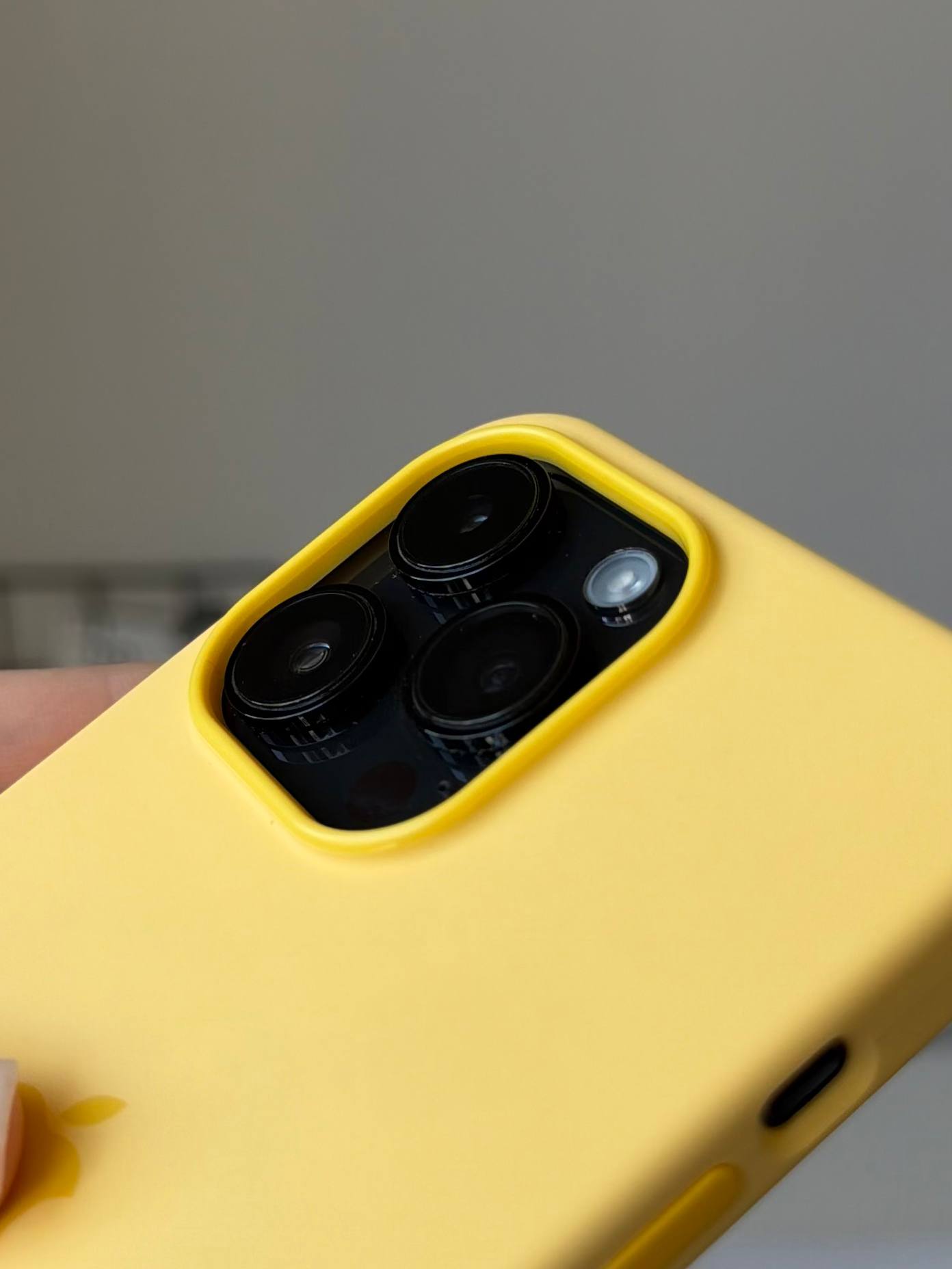 Чехол Silicone case с Magsafe на iPhone 14 Pro Sunglow (06)
