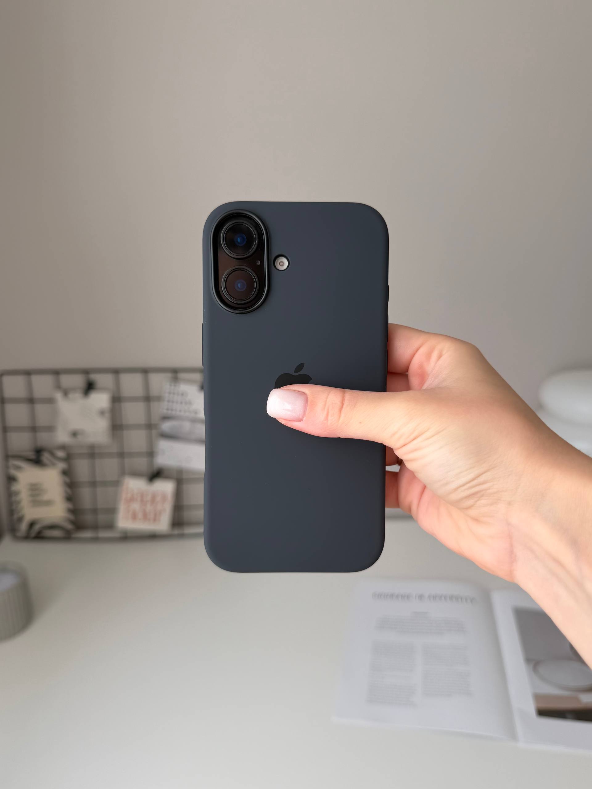 Чехол Silicone case с Magsafe на iPhone 16+ Black (01)