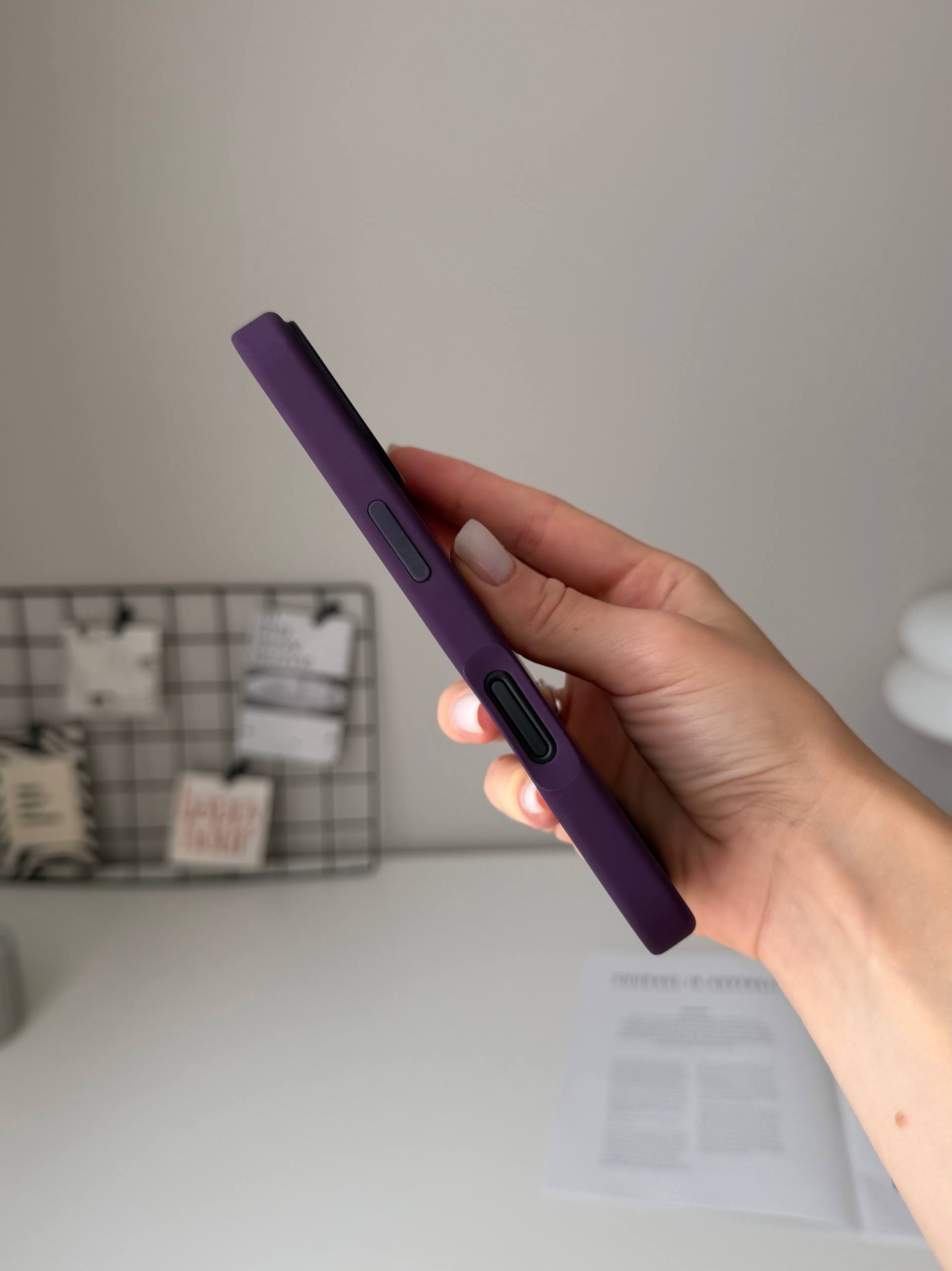 Чехол Silicone case с Magsafe на iPhone 16+ Plum (03)