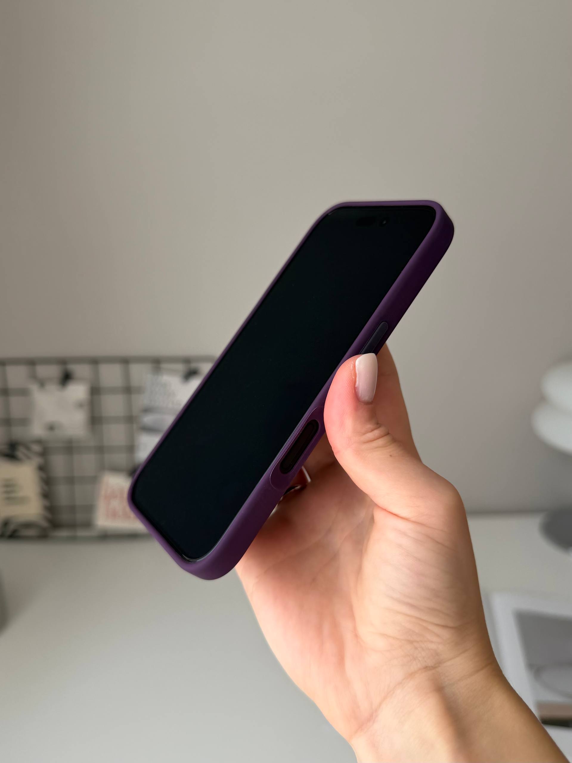Чехол Silicone case с Magsafe на iPhone 16+ Plum (03)