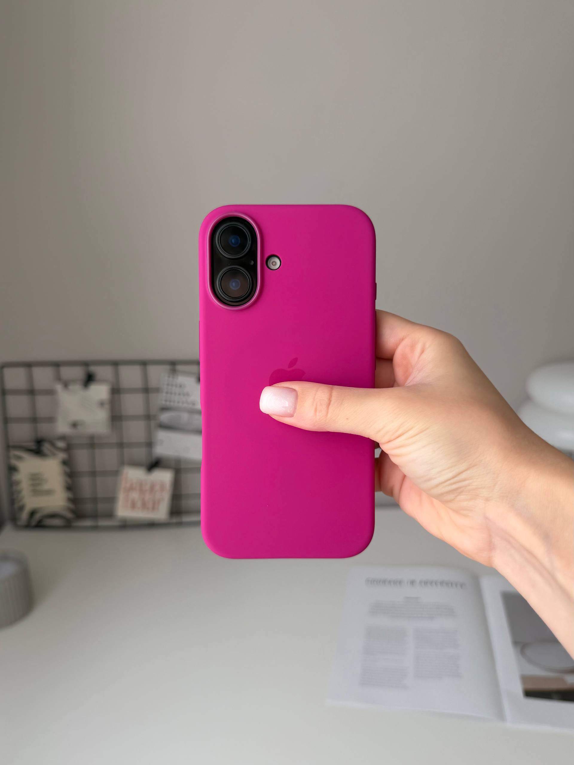 Чехол Silicone case с Magsafe на iPhone 16+ Fuchsia (07)