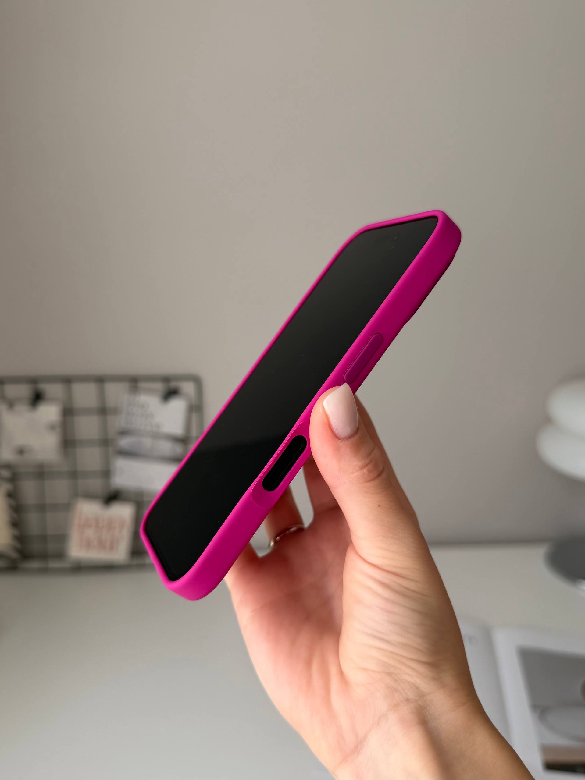 Чехол Silicone case с Magsafe на iPhone 16+ Fuchsia (07)