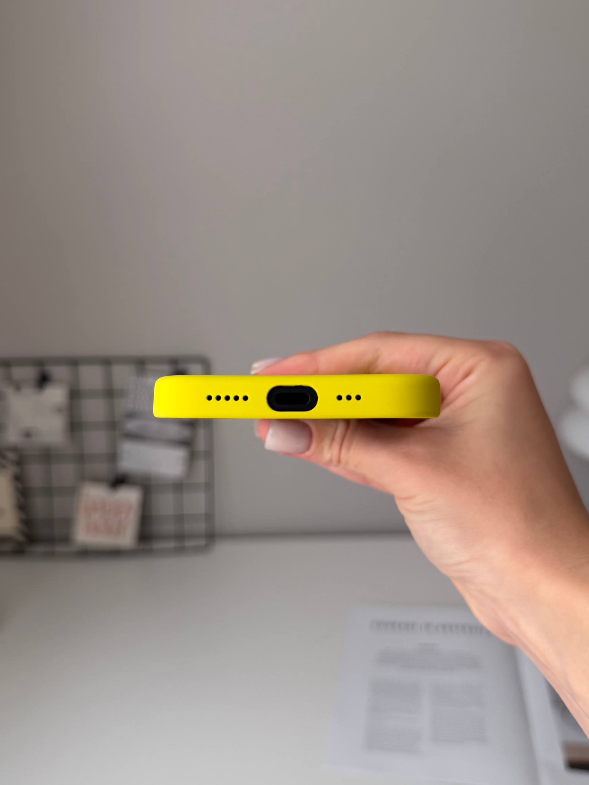 Чехол Silicone case с Magsafe на iPhone 16+ Star Fruit (08)
