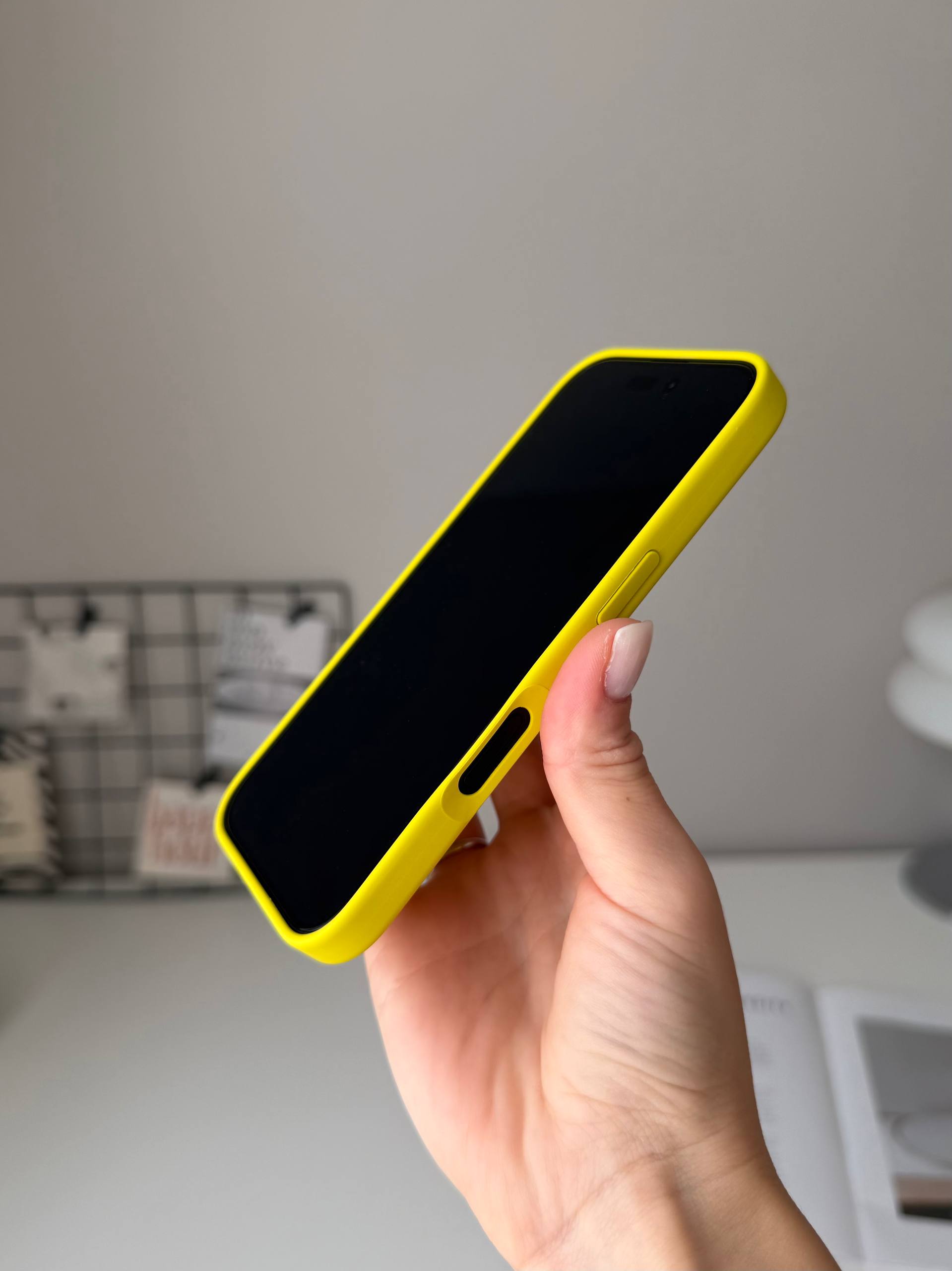 Чехол Silicone case с Magsafe на iPhone 16+ Star Fruit (08)