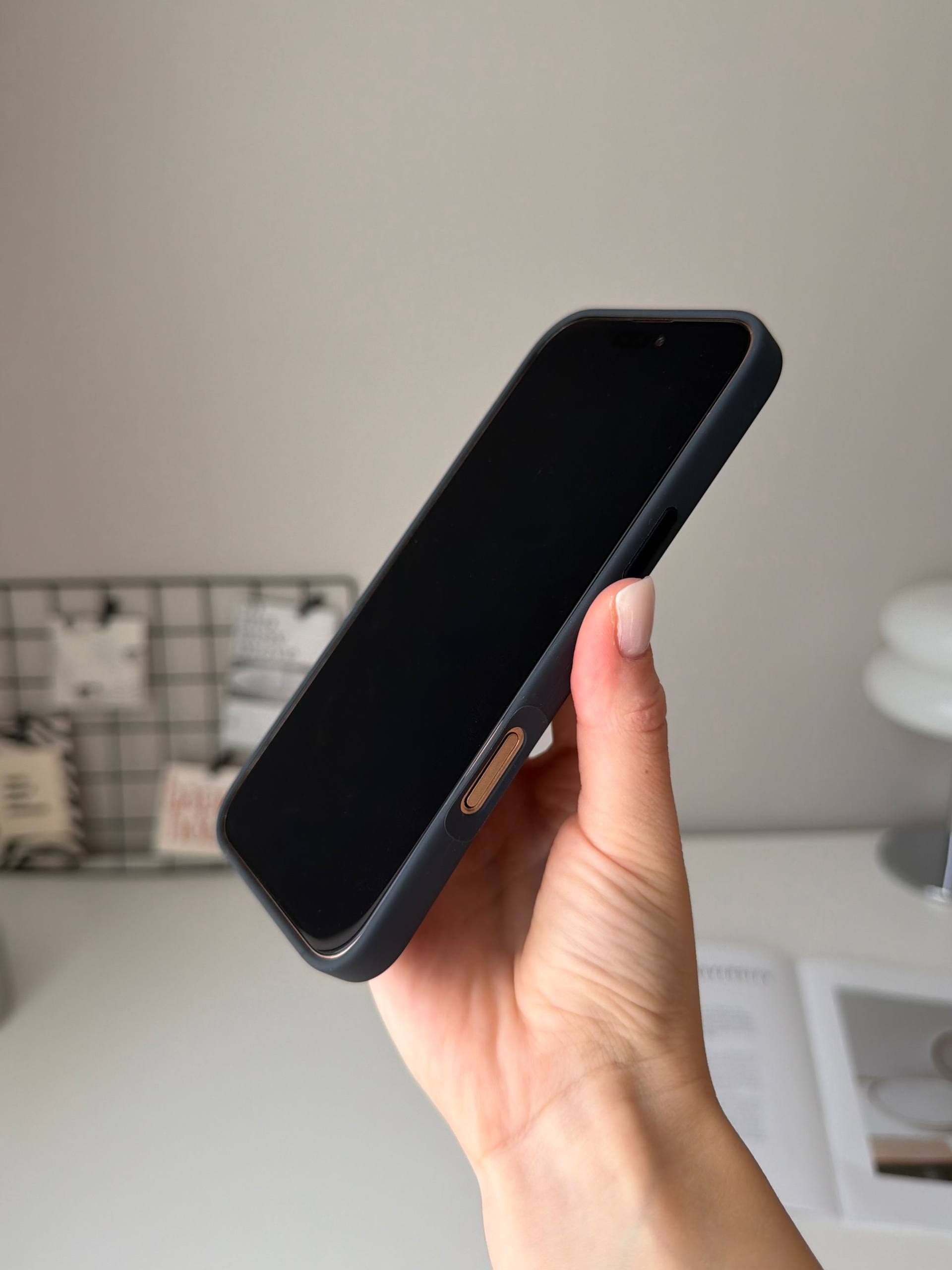 Чехол Silicone case с Magsafe на iPhone 16 Pro Max Black (01)